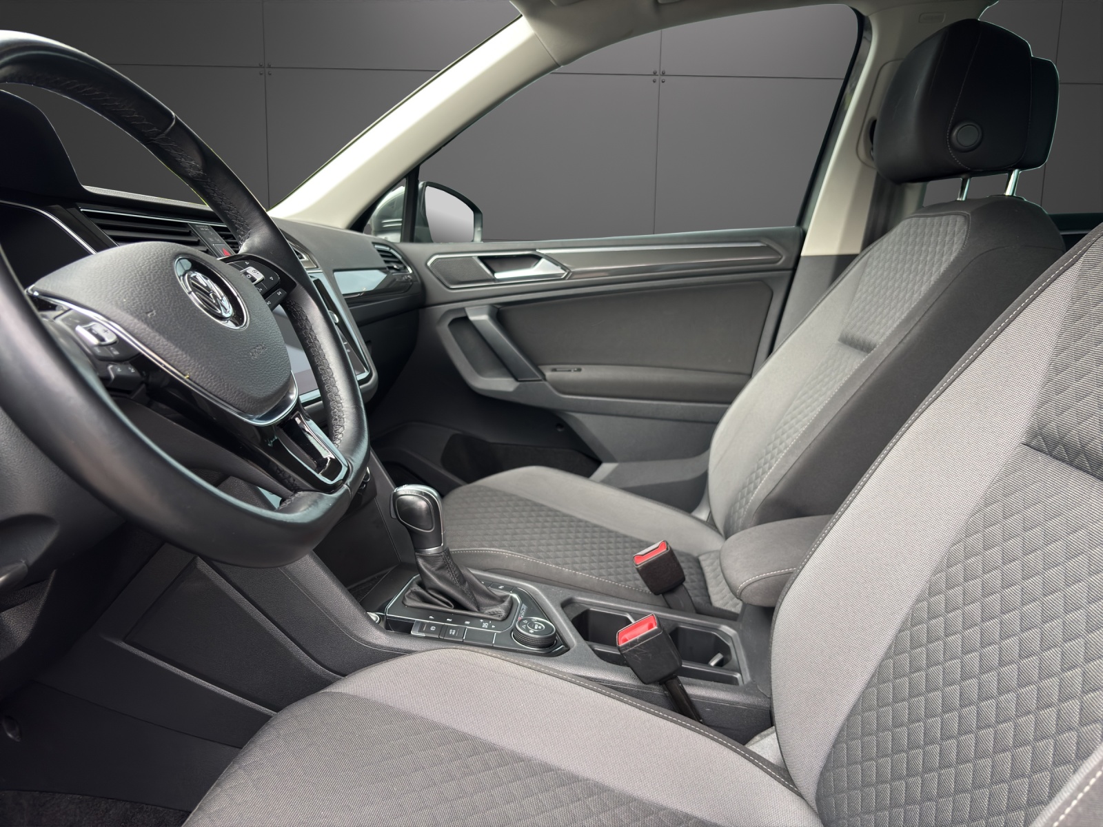 VW Tiguan 2.0TSI Comfortline 4Motion DSG-image-2