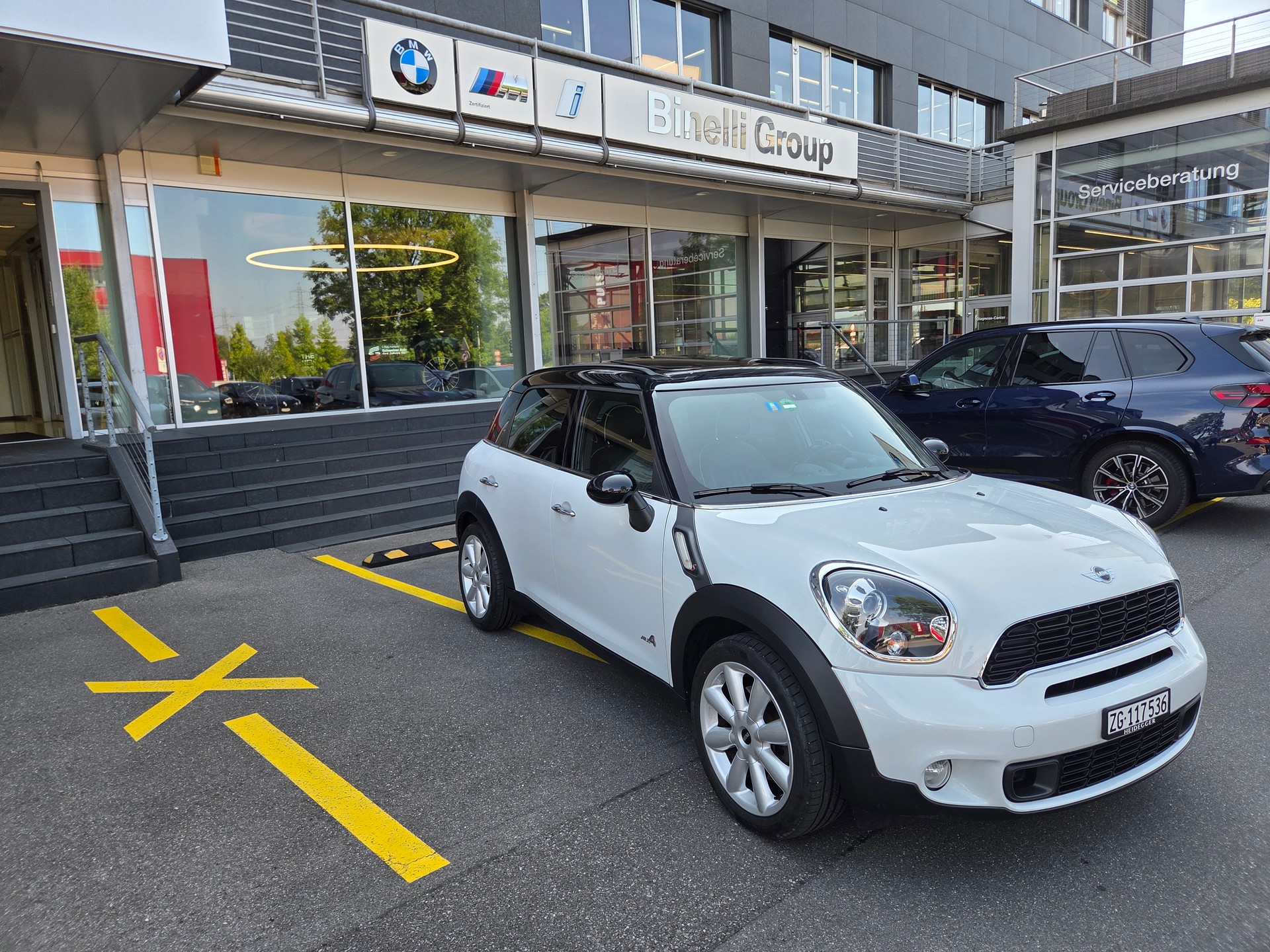 MINI 1.6i Cooper S ALL4-image-1