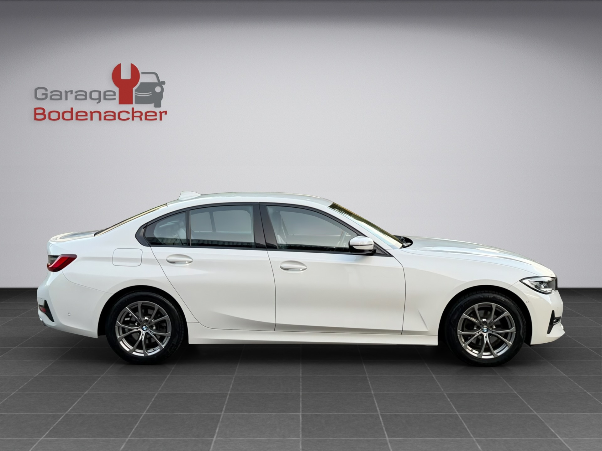 BMW 320d xDrive 48V Steptronic Sport Line-image-5