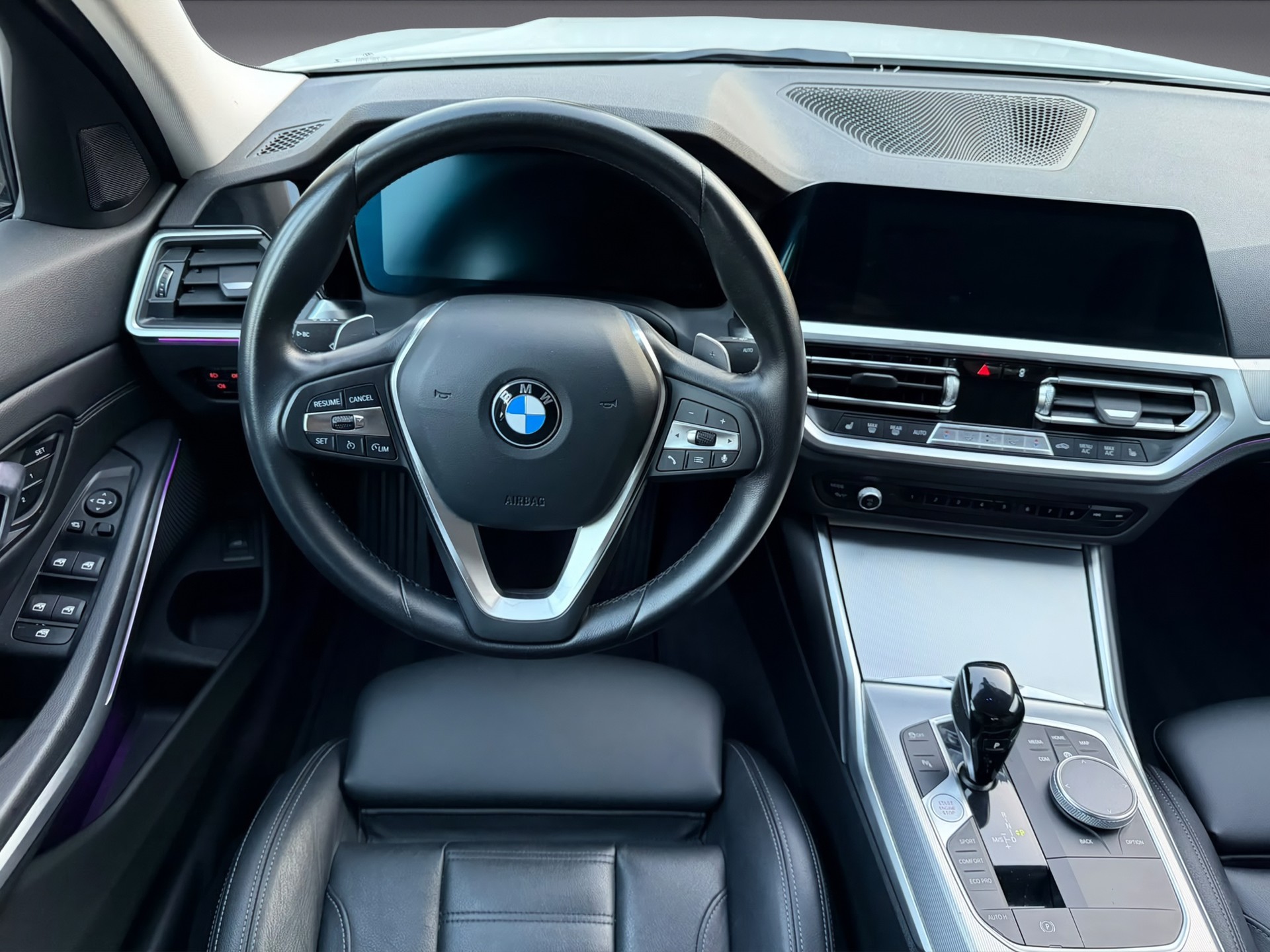 BMW 320d xDrive 48V Steptronic Sport Line-image-7
