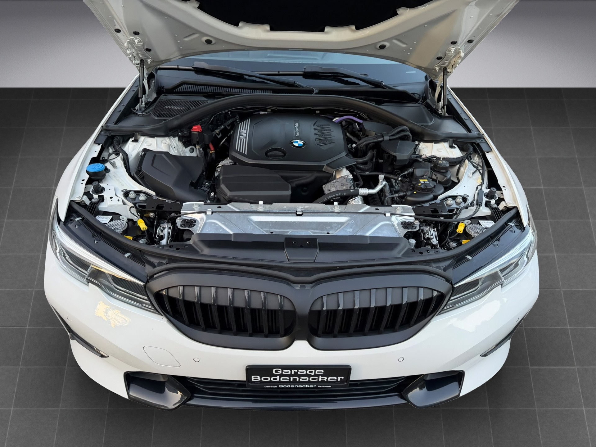 BMW 320d xDrive 48V Steptronic Sport Line-image-16