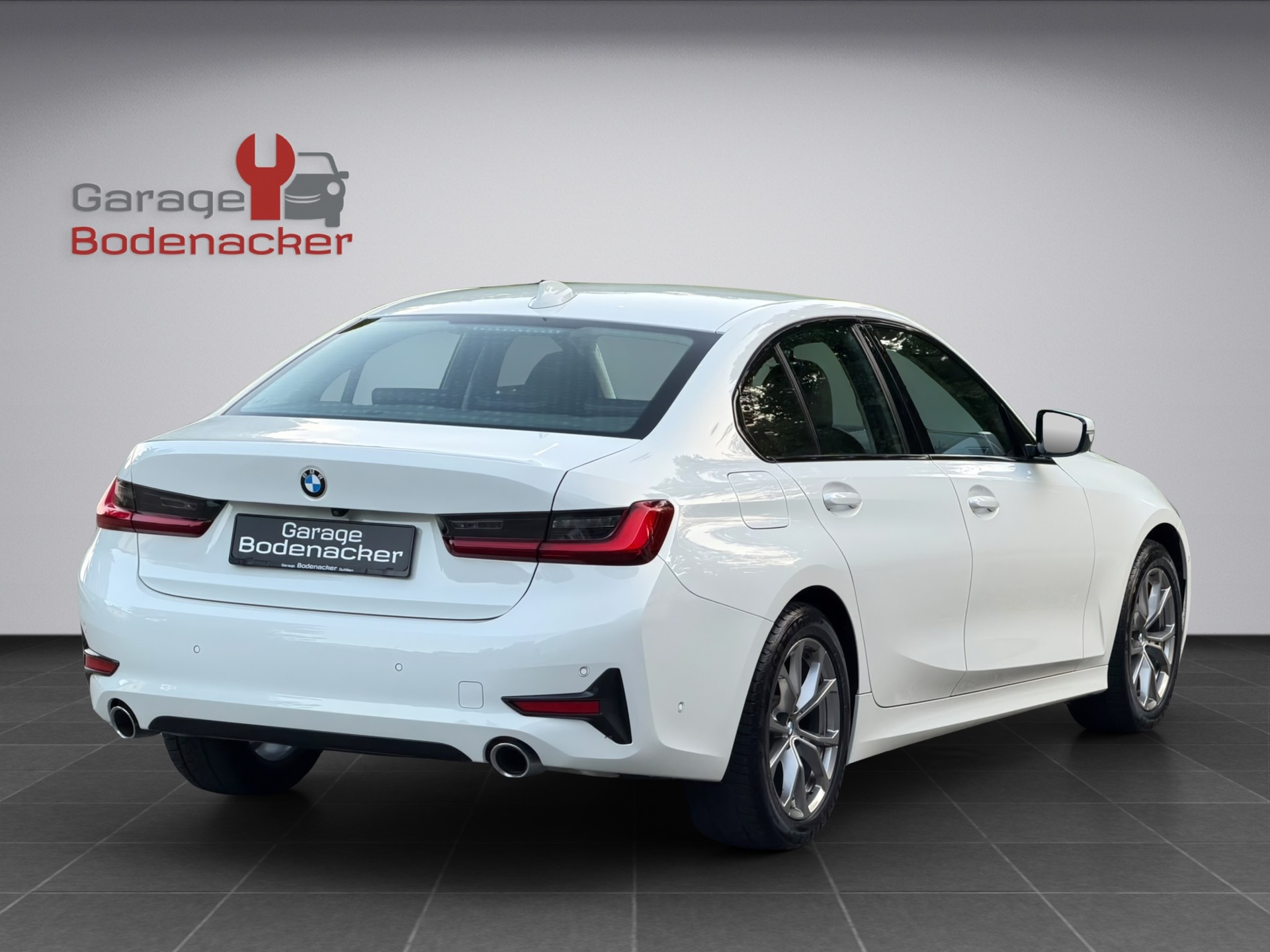 BMW 320d xDrive 48V Steptronic Sport Line-image-4