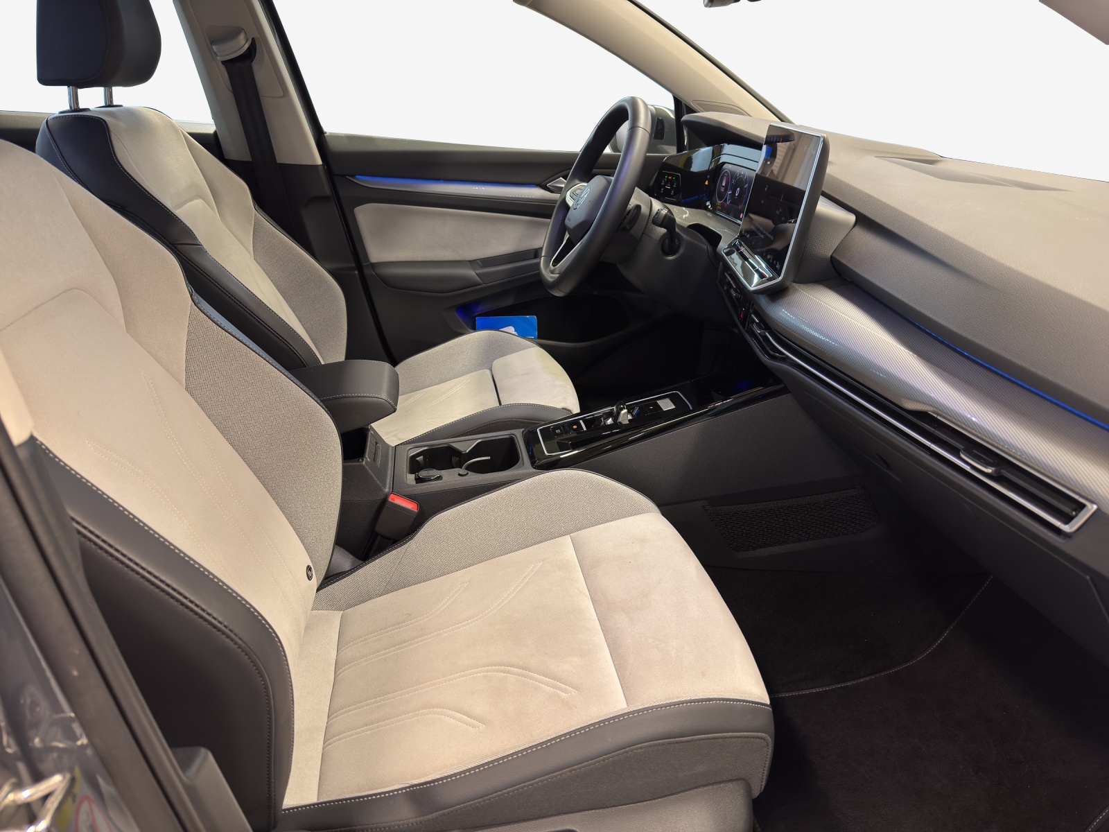VW Golf 1.5 e TSI mHEV Style DSG-image-14