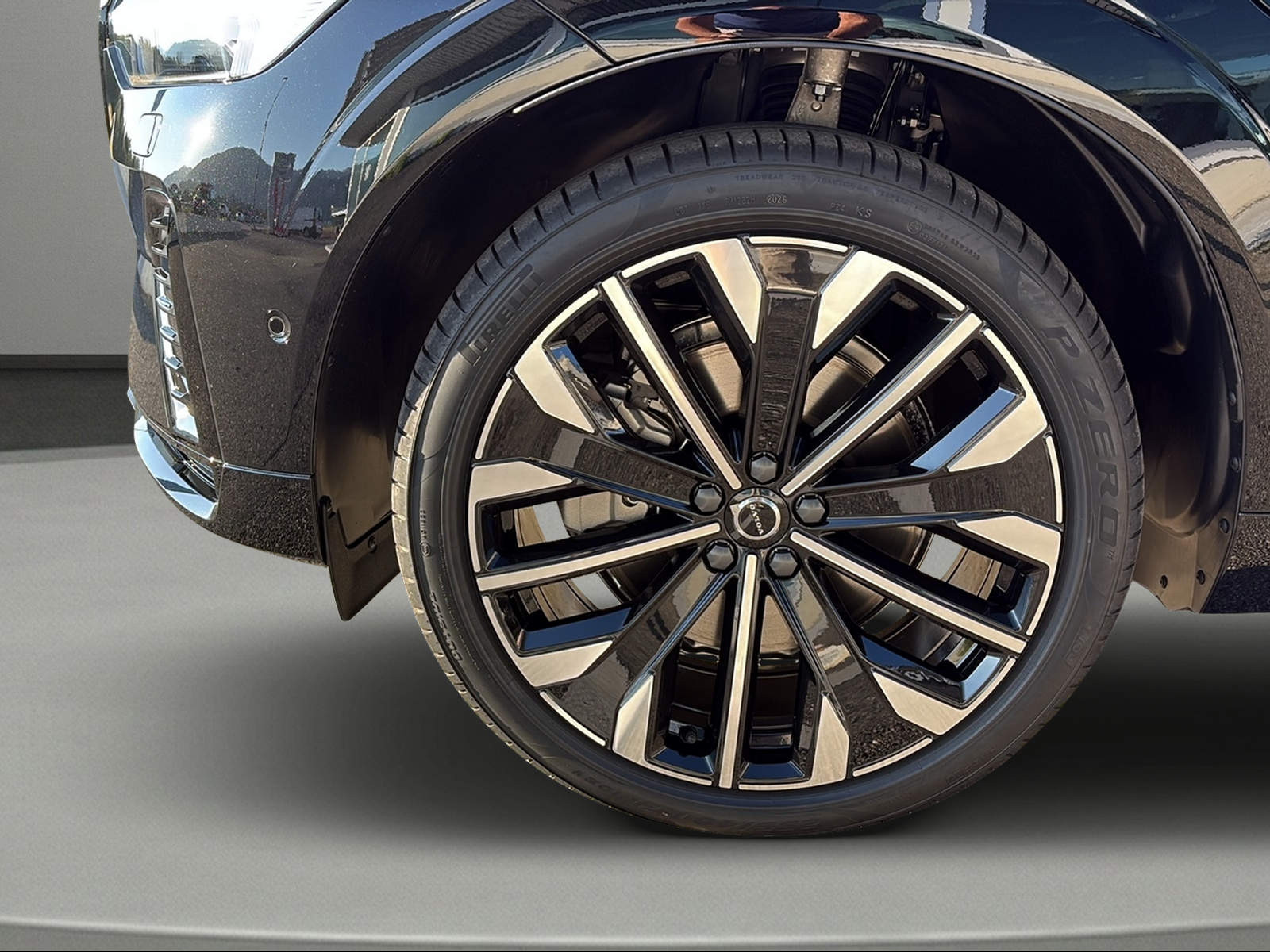 VOLVO XC60 T8 eAWD PluginHybrid Ultra Dark Geartronic-image-4