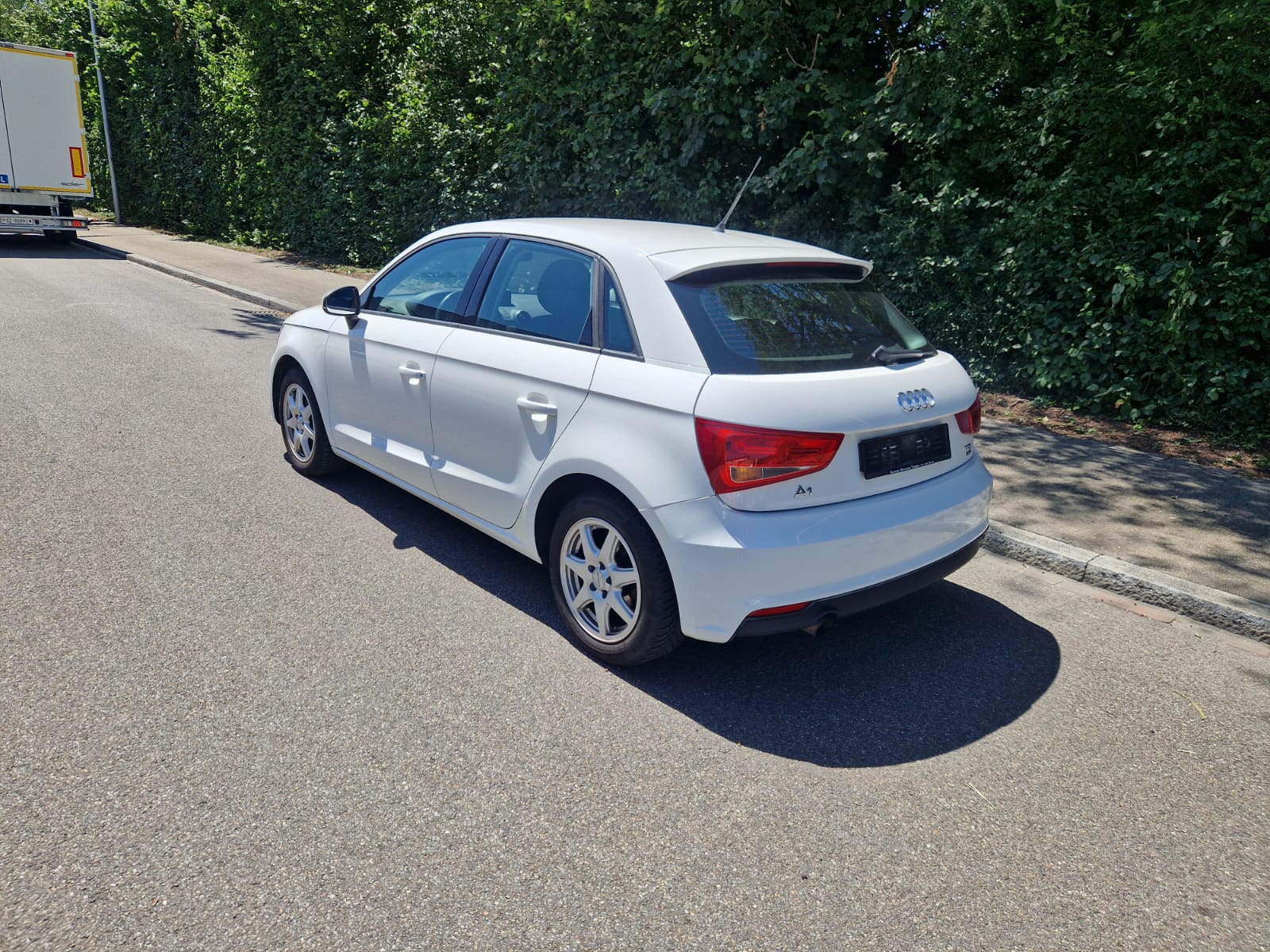 AUDI A1 Sportback 1.0 TFSI Ultra-image-3
