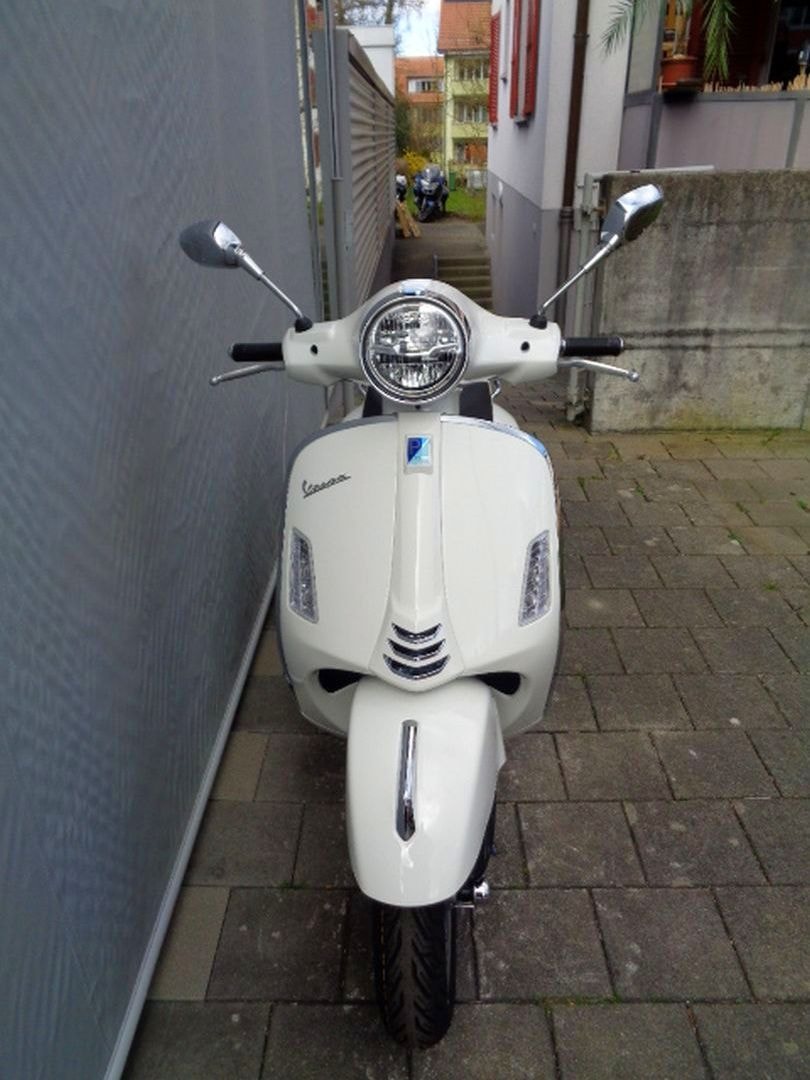 PIAGGIO VESPA GTS 125 RST-showroom-element-2
