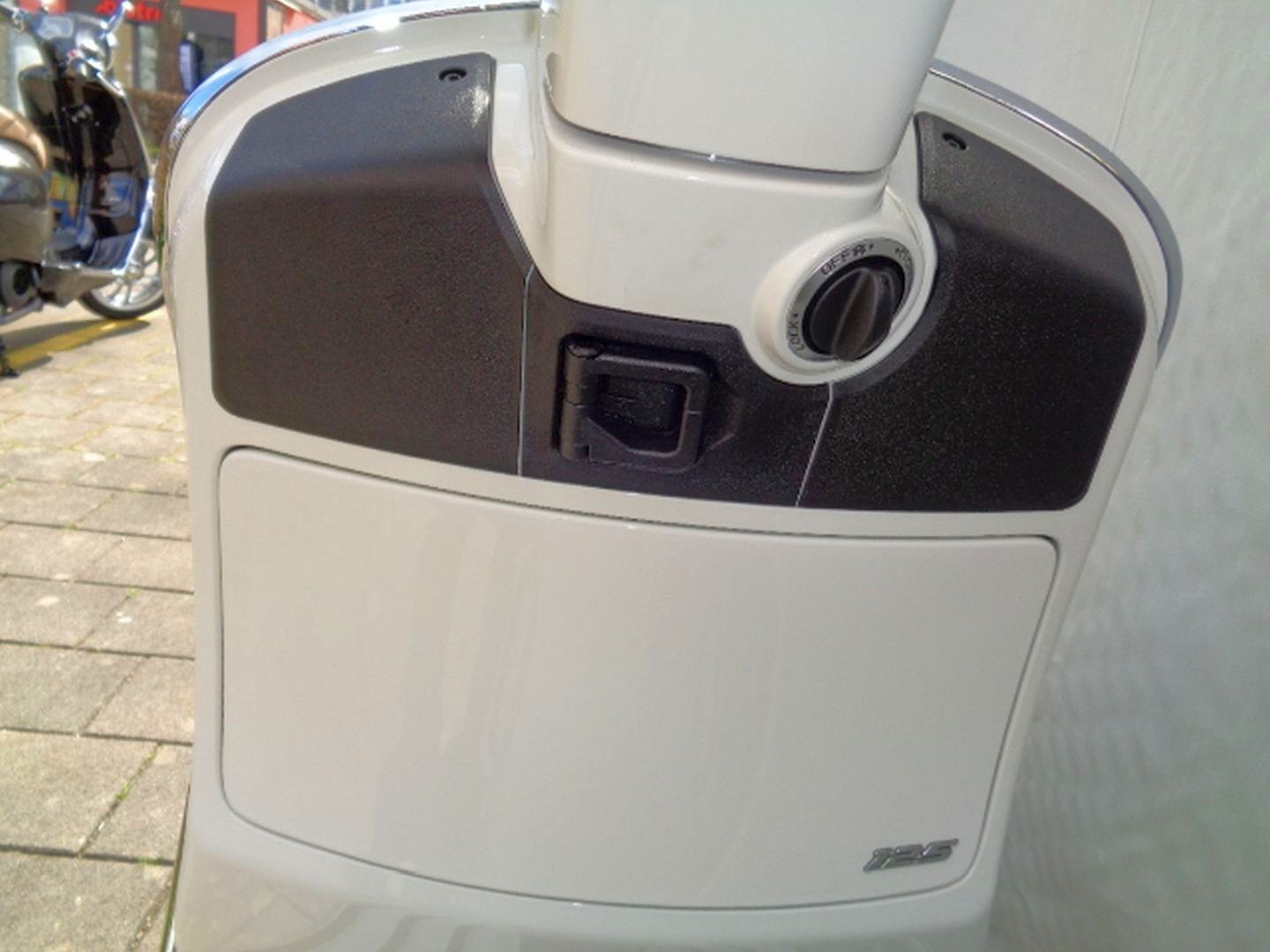 PIAGGIO VESPA GTS 125 RST-image-9