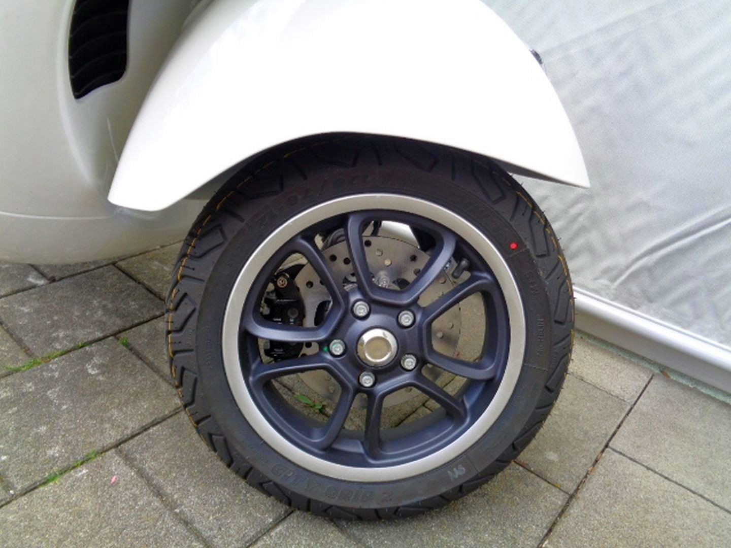 PIAGGIO VESPA GTS 125 RST-image-7