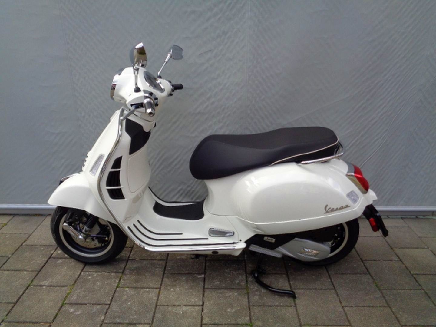 PIAGGIO VESPA GTS 125 RST