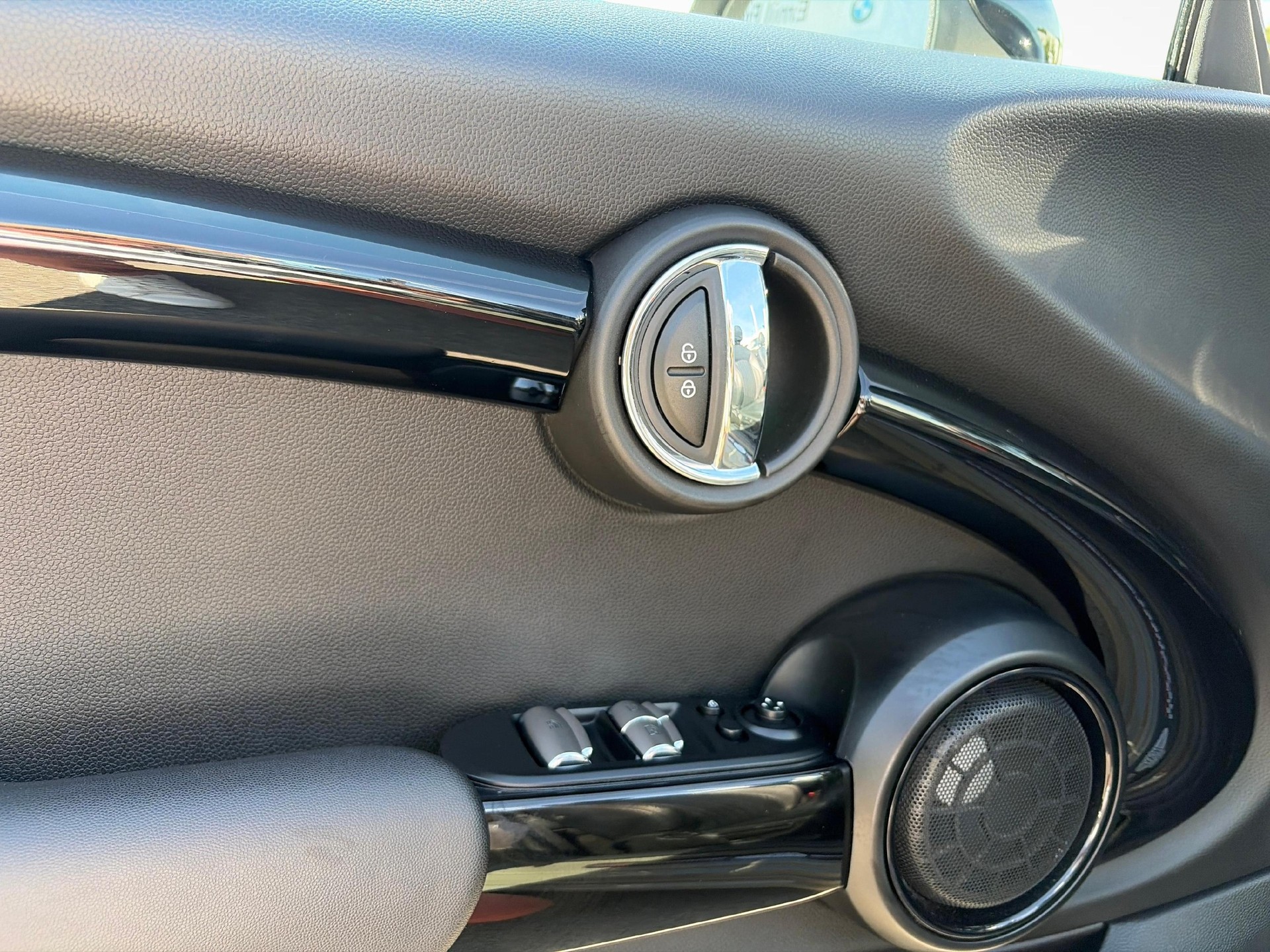 MINI Cabrio F57 2.0i 192 Cooper S SDKG John Cooper Works-image-10