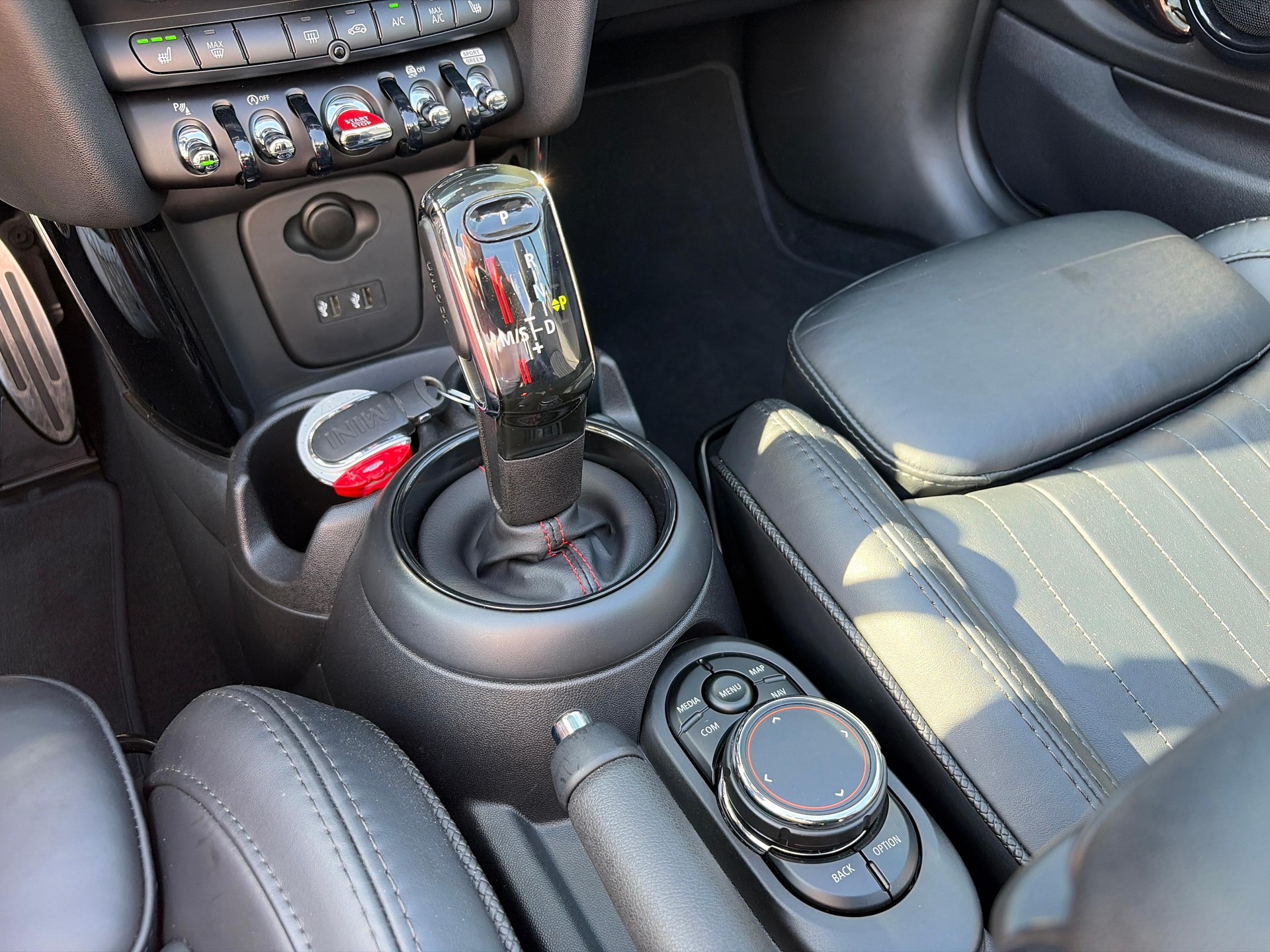 MINI Cabrio F57 2.0i 192 Cooper S SDKG John Cooper Works-image-16