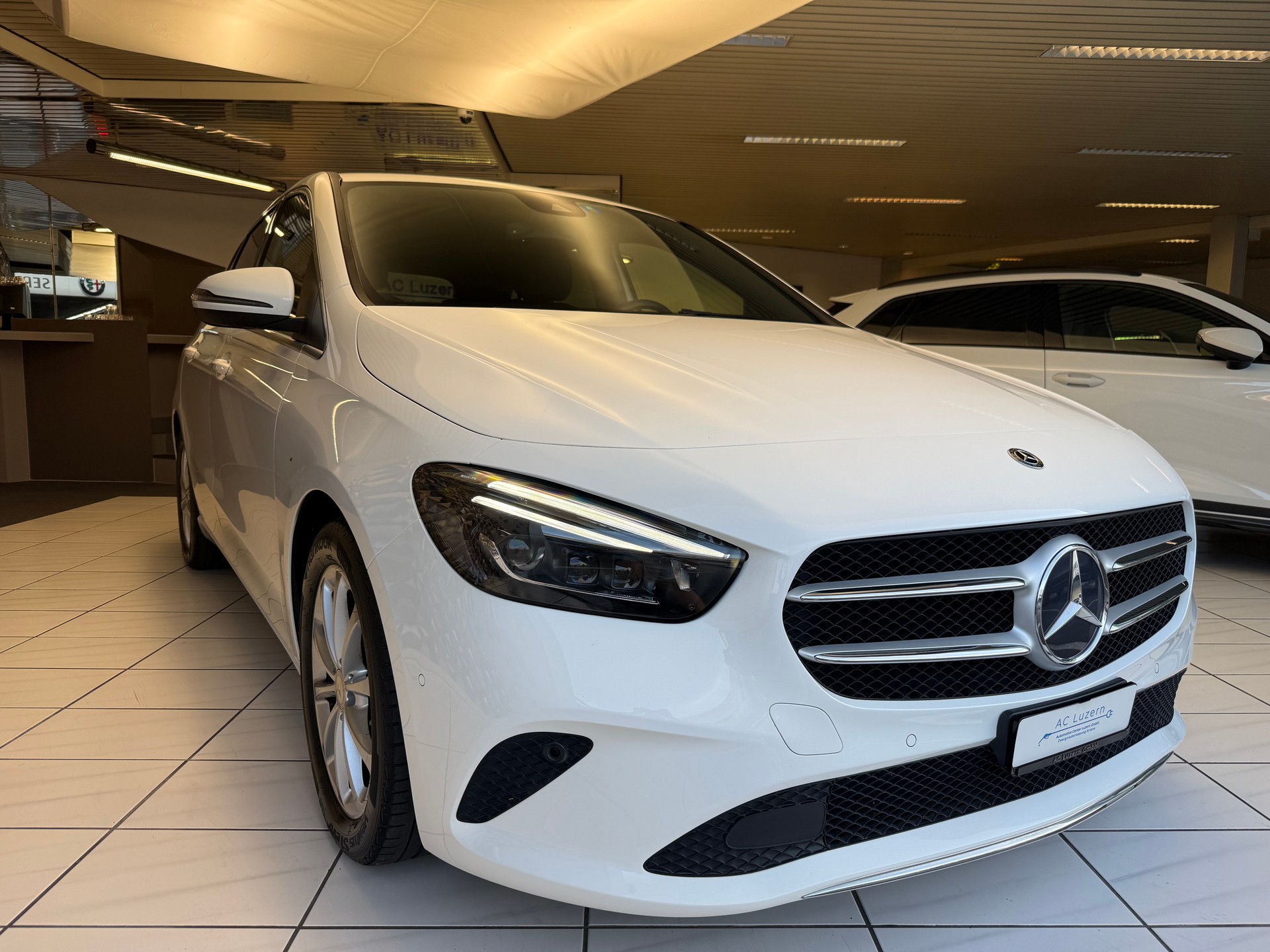 MERCEDES-BENZ B 200 Progressive 7G-DCT-image-3
