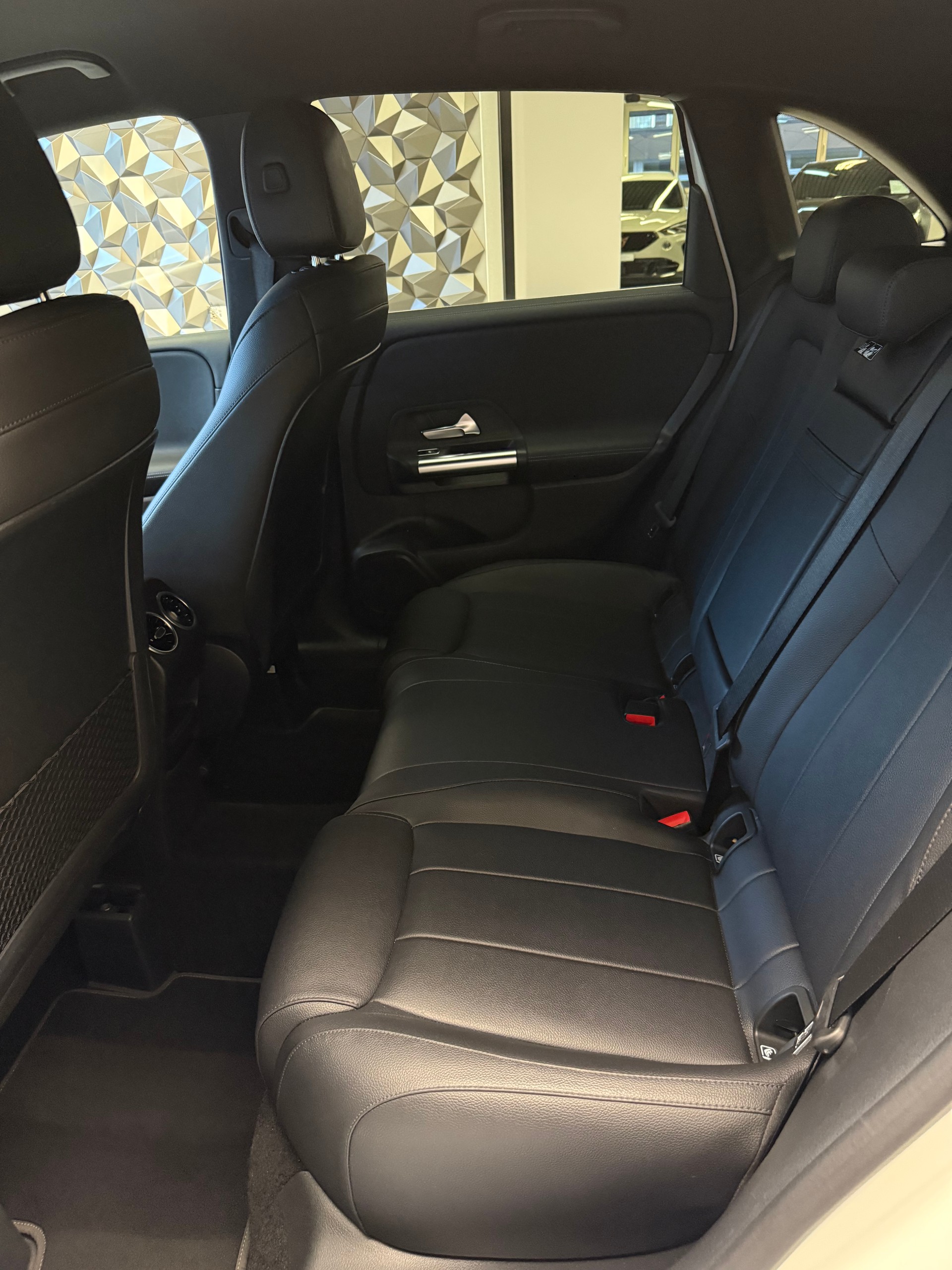 MERCEDES-BENZ B 200 Progressive 7G-DCT-image-8