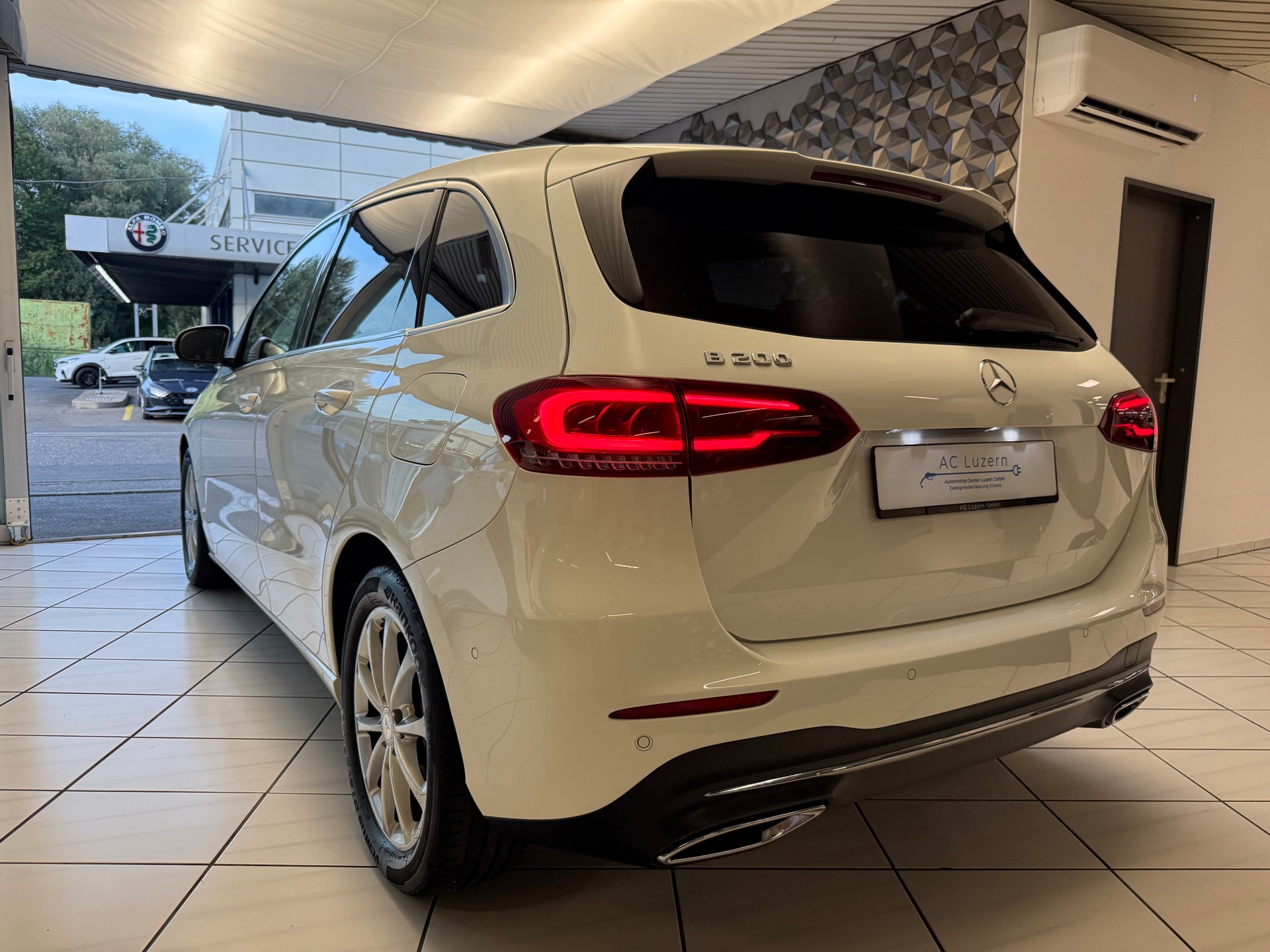 MERCEDES-BENZ B 200 Progressive 7G-DCT-image-1