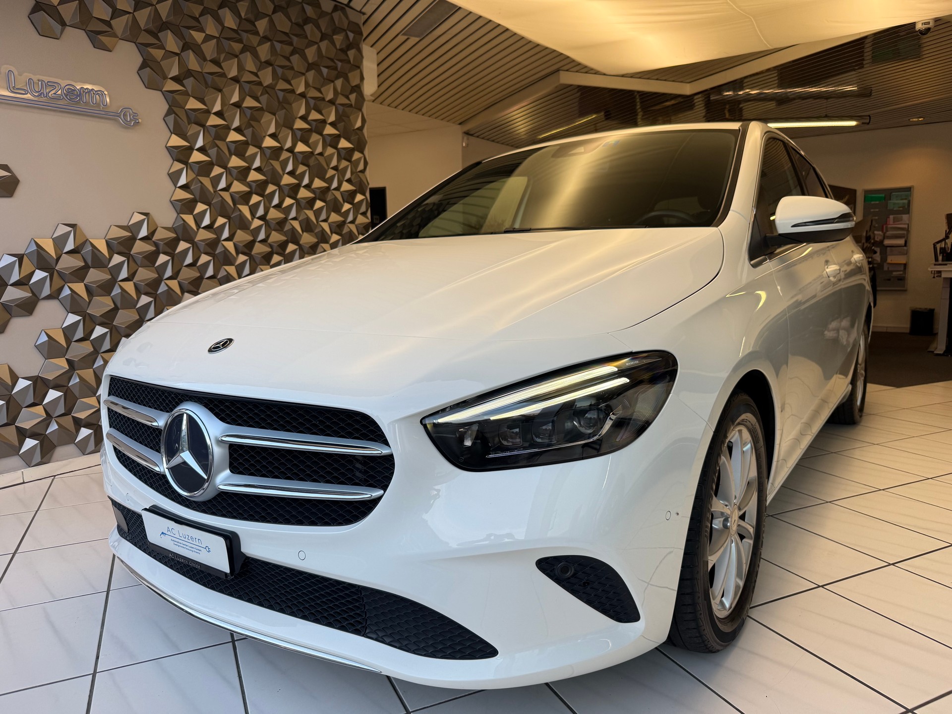 MERCEDES-BENZ B 200 Progressive 7G-DCT-image-0