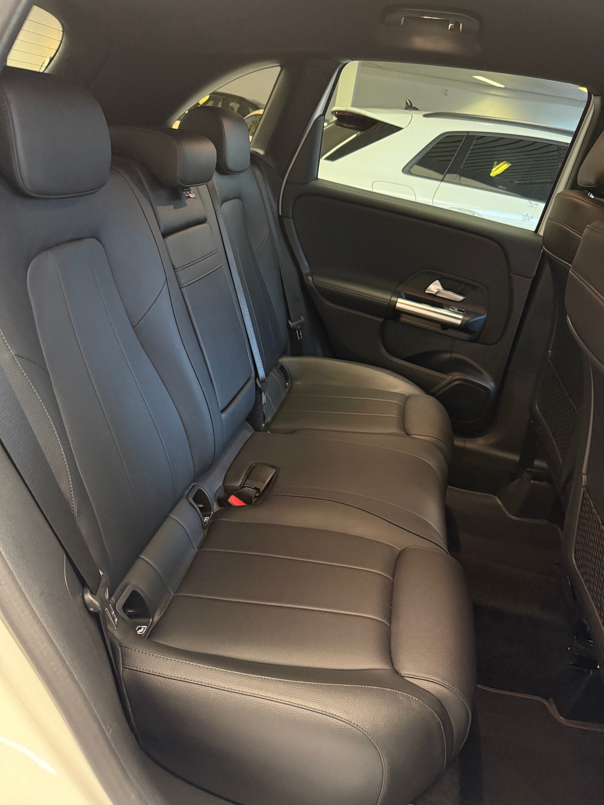 MERCEDES-BENZ B 200 Progressive 7G-DCT-image-11