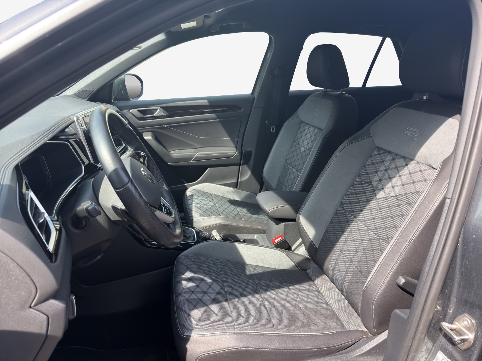 VW T-Roc 2.0 TSI R-Line DSG 4Motion-image-7