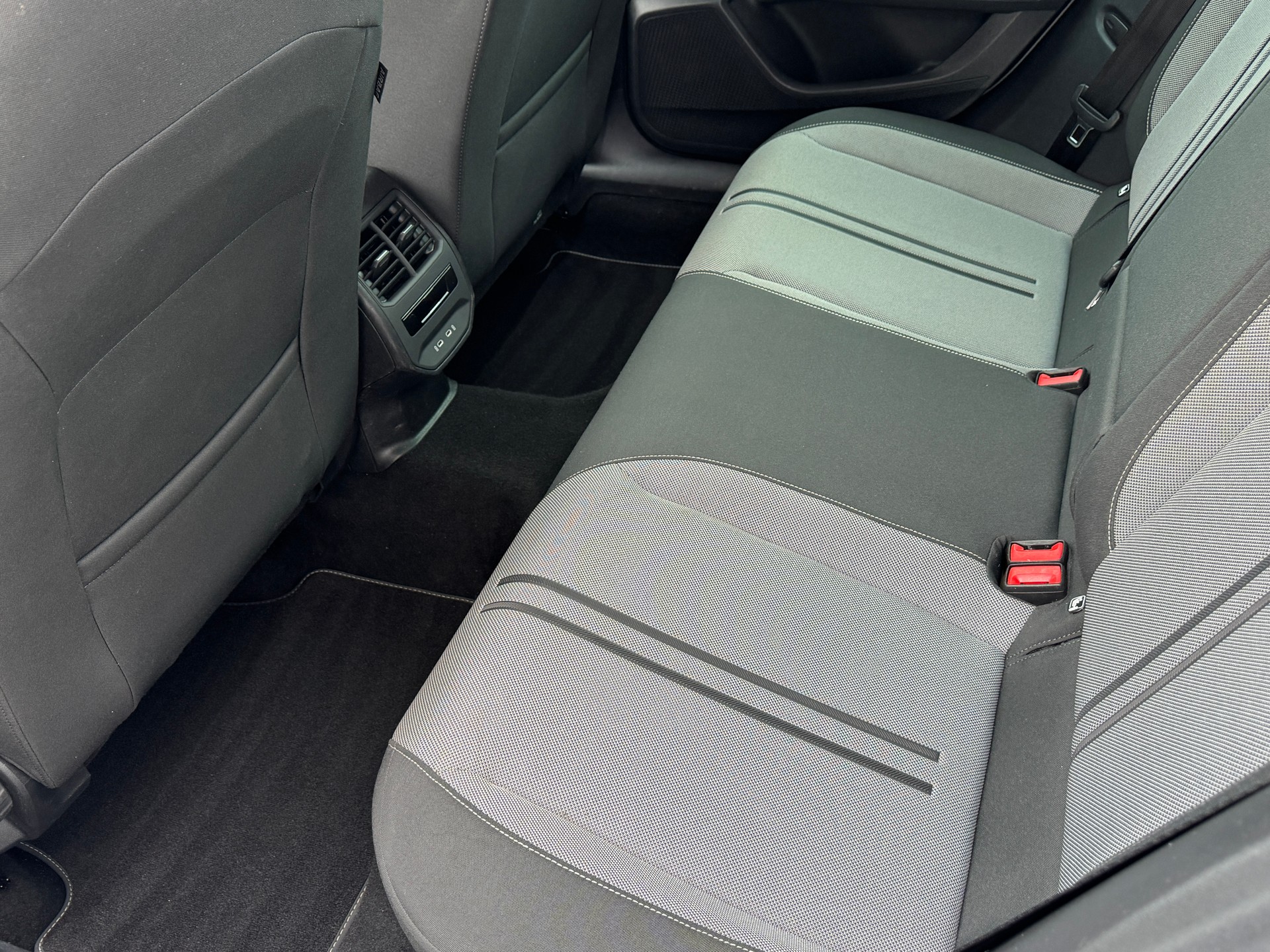 SEAT Leon ST 2.0 TDI EVO DSG Style-image-9