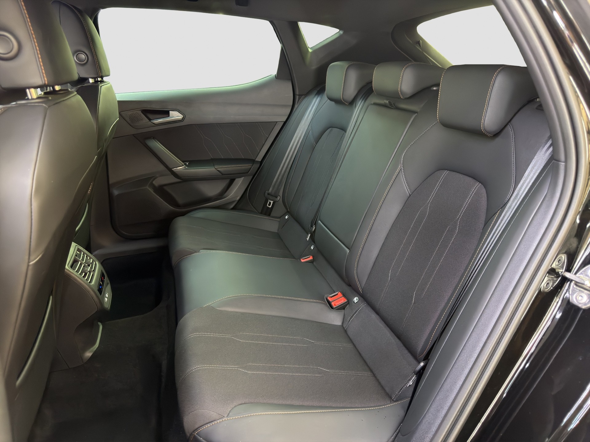 CUPRA LEON 1.5 TSI DSG - FACELIFT-image-12