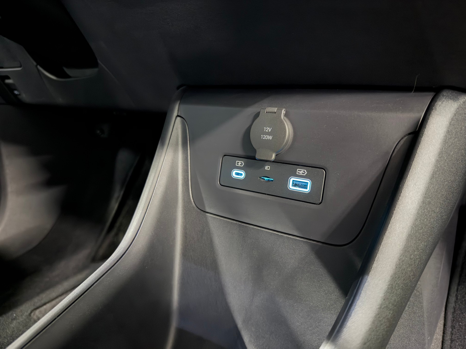 BYD Dolphin Surf 43 kWh Comfort-image-16