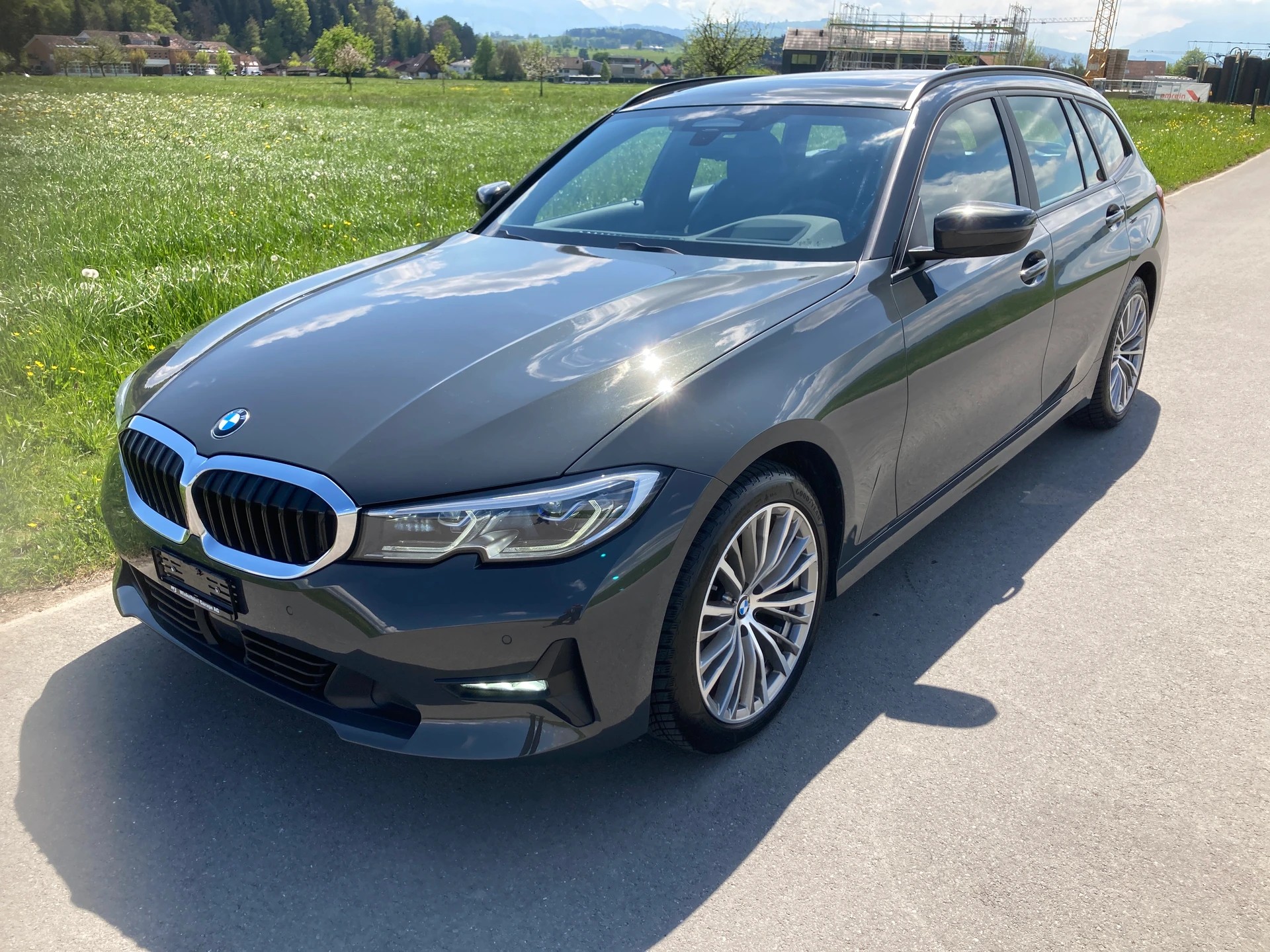 BMW 320d xDrive 48V Touring Luxury Line Steptronic-image-0