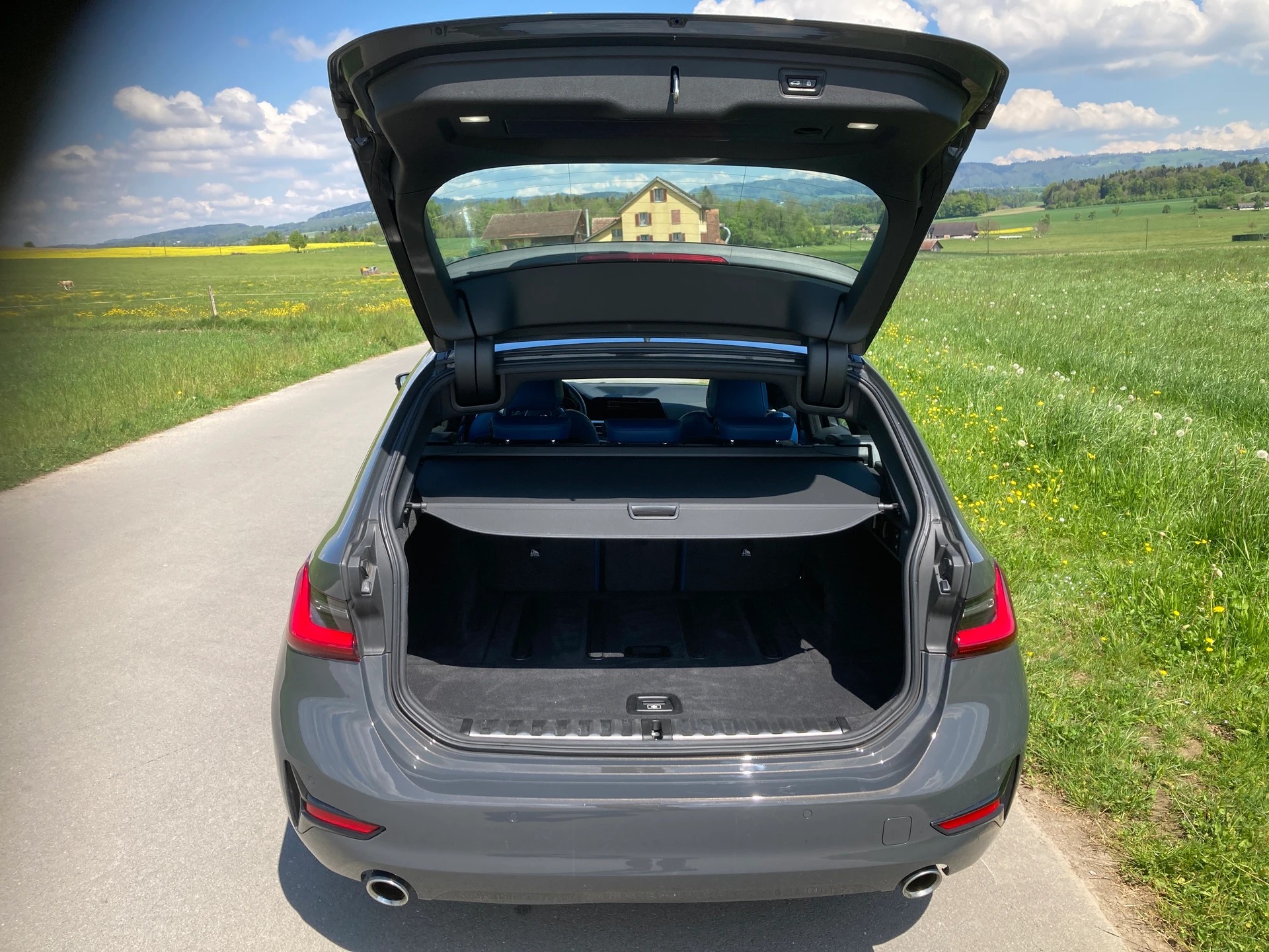 BMW 320d xDrive 48V Touring Luxury Line Steptronic-image-5