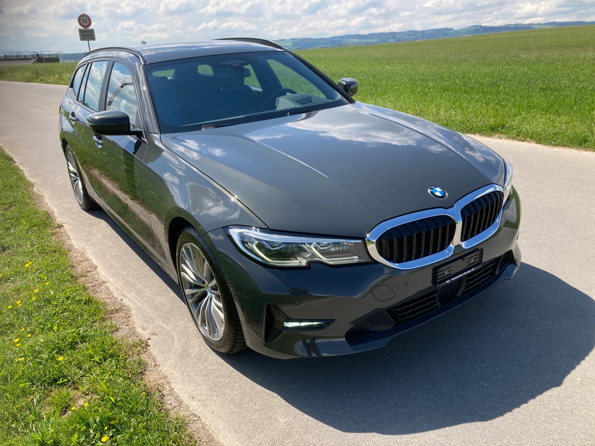 BMW 320d xDrive 48V Touring Luxury Line Steptronic-image-1