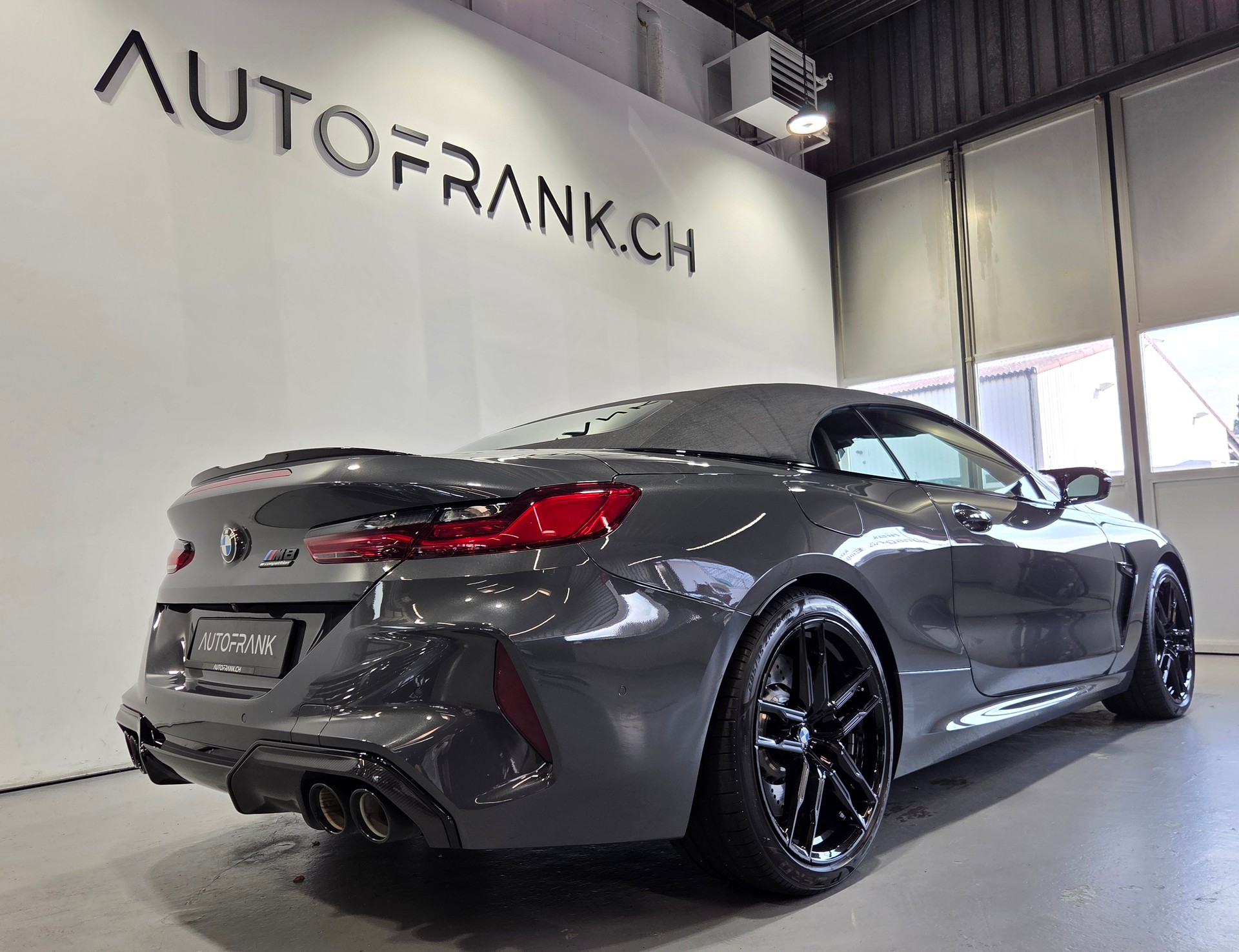 BMW M8 Competition xDrive Cabriolet-image-4