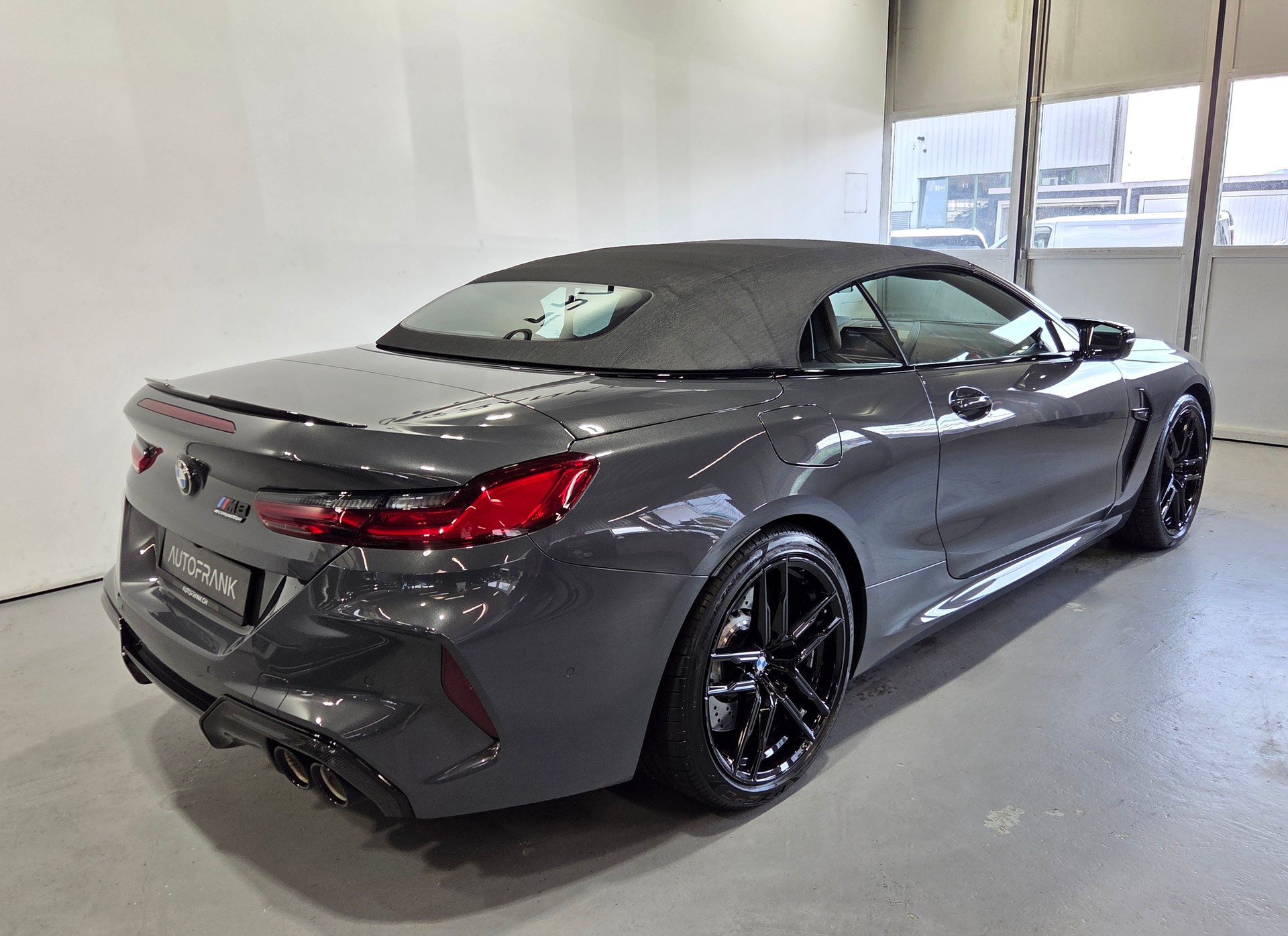 BMW M8 Competition xDrive Cabriolet-image-23