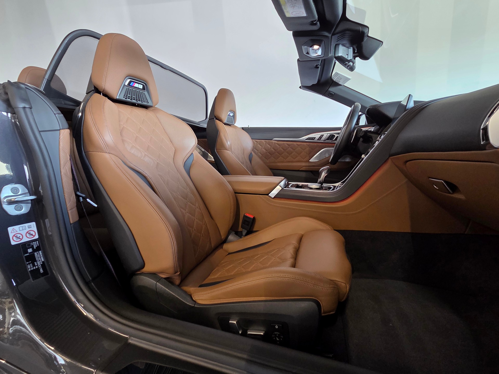 BMW M8 Competition xDrive Cabriolet-image-6