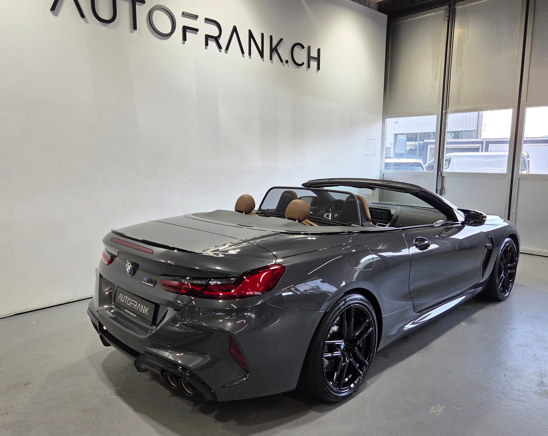 BMW M8 Competition xDrive Cabriolet-image-22