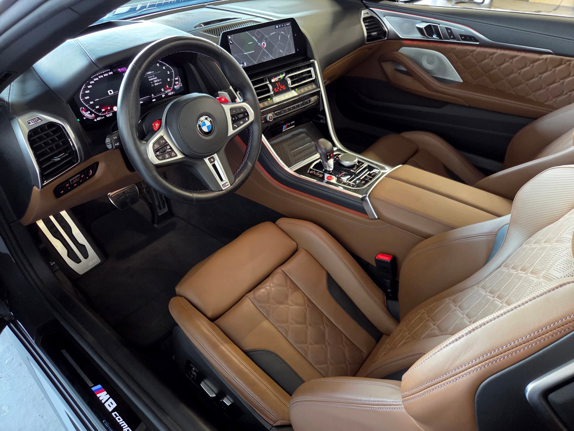 BMW M8 Competition xDrive Cabriolet-image-5
