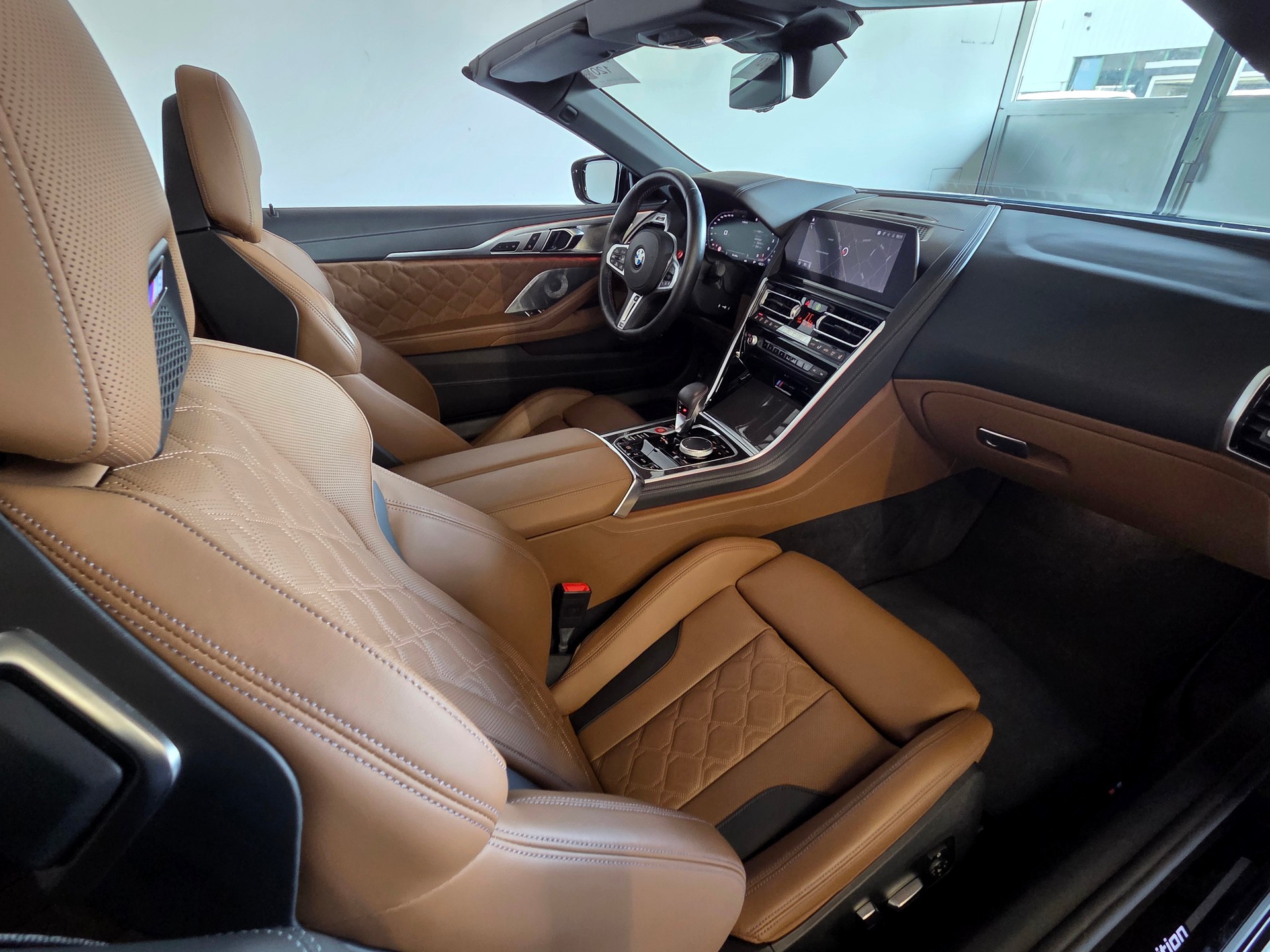 BMW M8 Competition xDrive Cabriolet-image-18