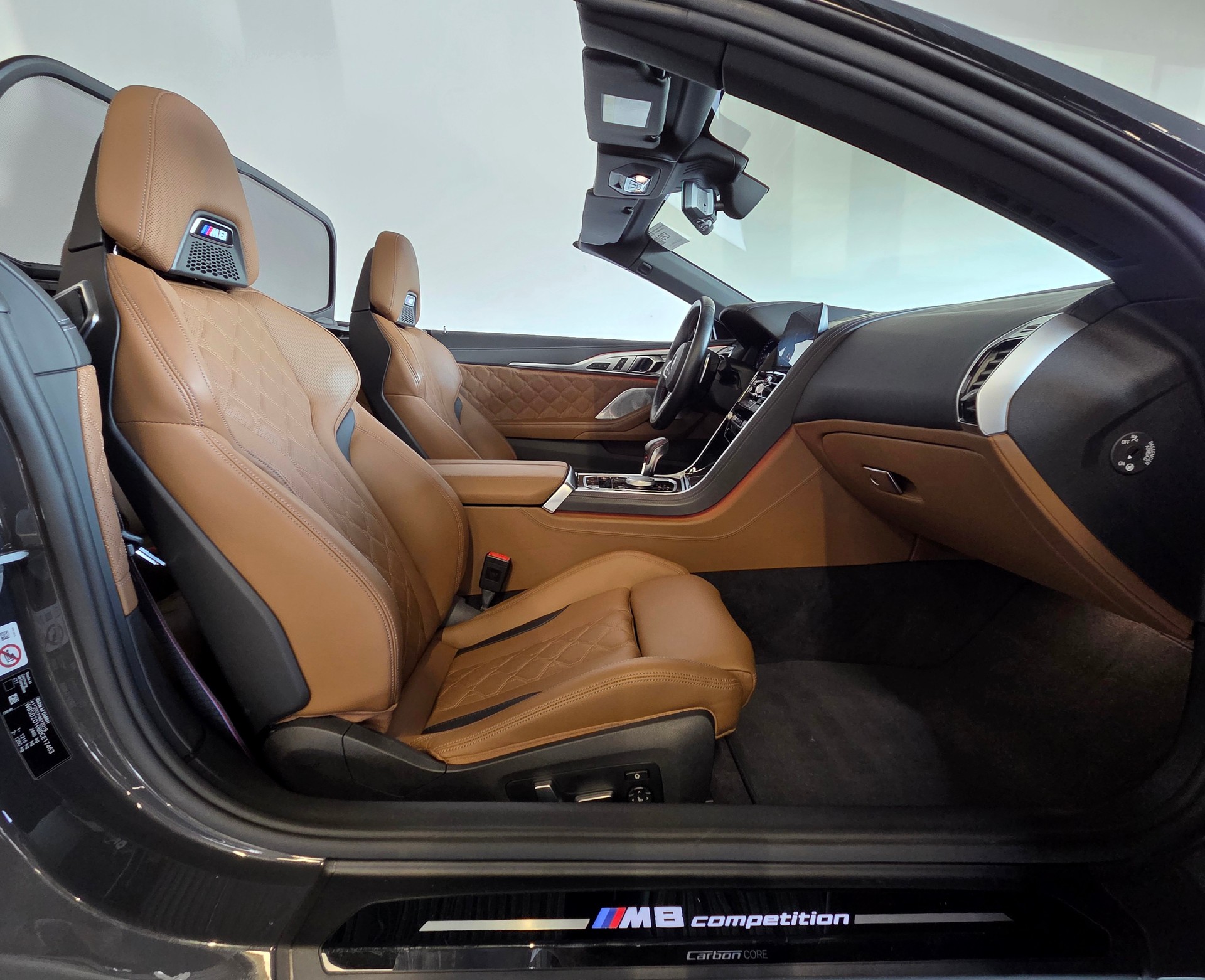 BMW M8 Competition xDrive Cabriolet-image-14