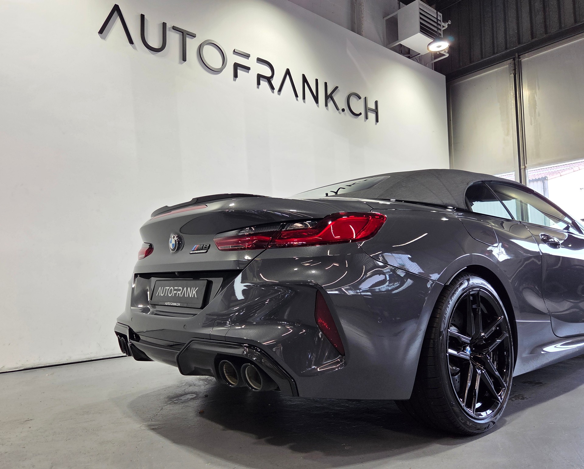 BMW M8 Competition xDrive Cabriolet-image-11