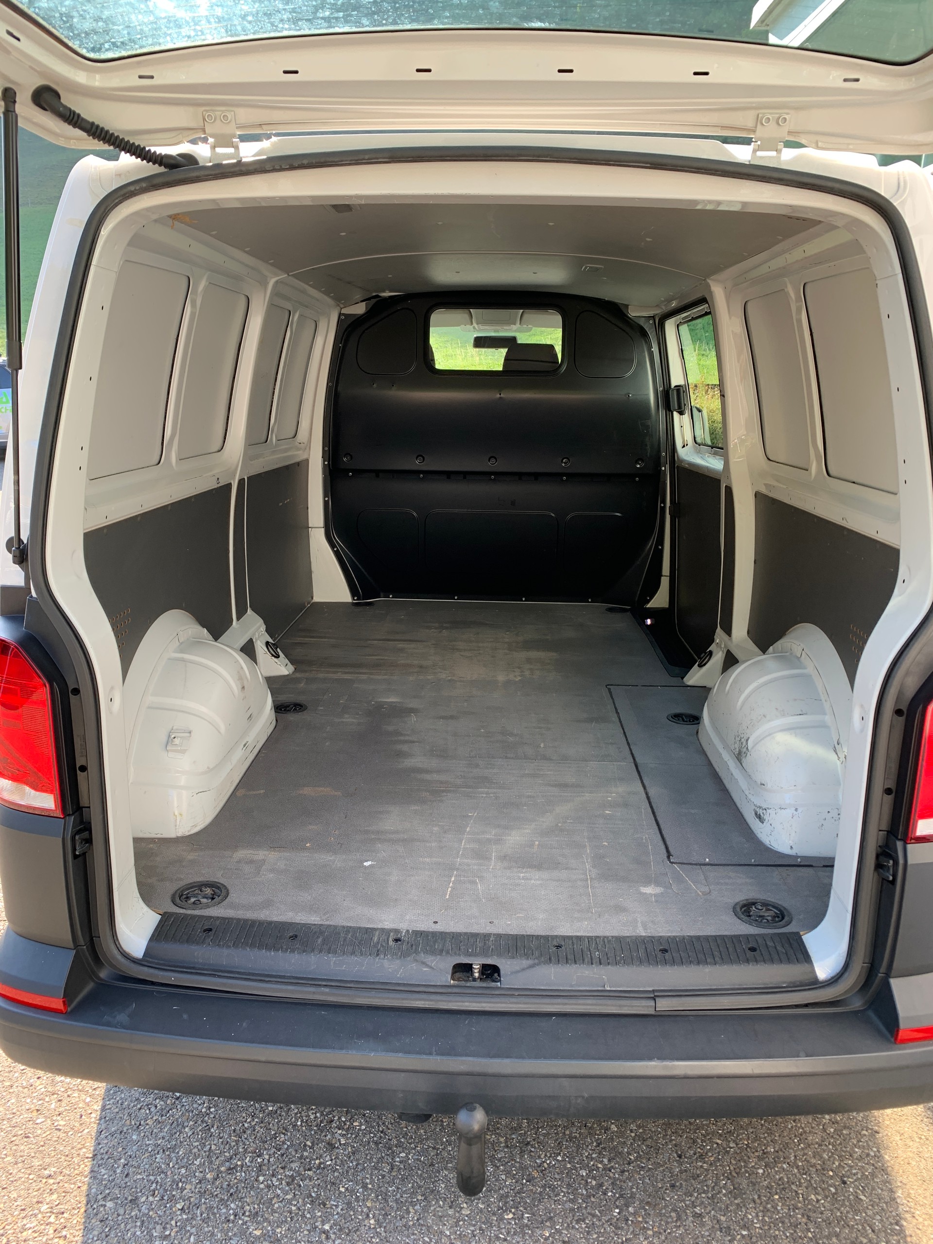 VW T6.1 2.0 TDI-image-14