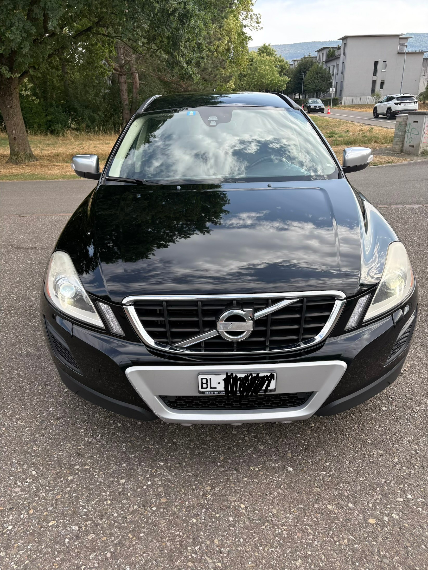 VOLVO 2.4 D4 Momentum AWD Husky Edition Geartronic mit Winter Reifen-image-5