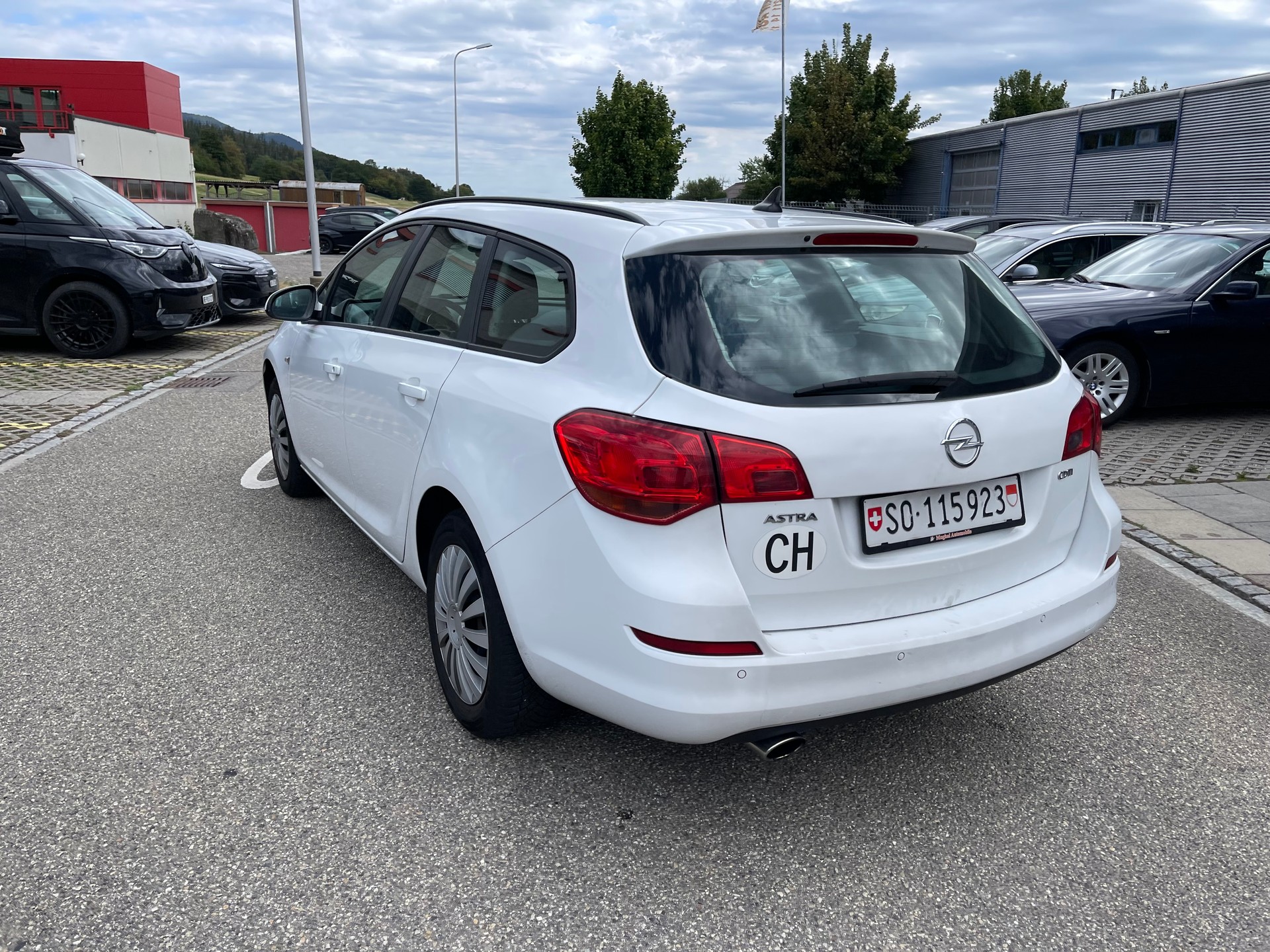 OPEL Astra SportsTourer 2.0 CDTi Enjoy-image-5
