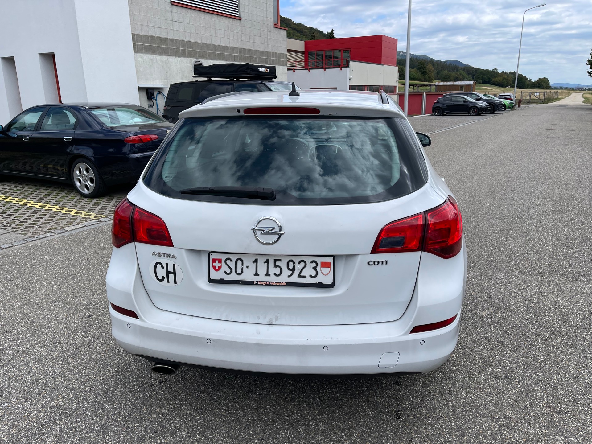 OPEL Astra SportsTourer 2.0 CDTi Enjoy-image-4