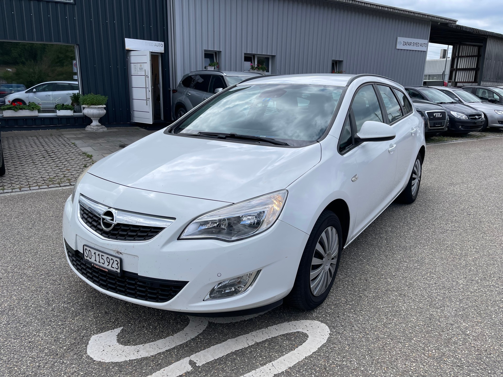 OPEL Astra SportsTourer 2.0 CDTi Enjoy-image-0