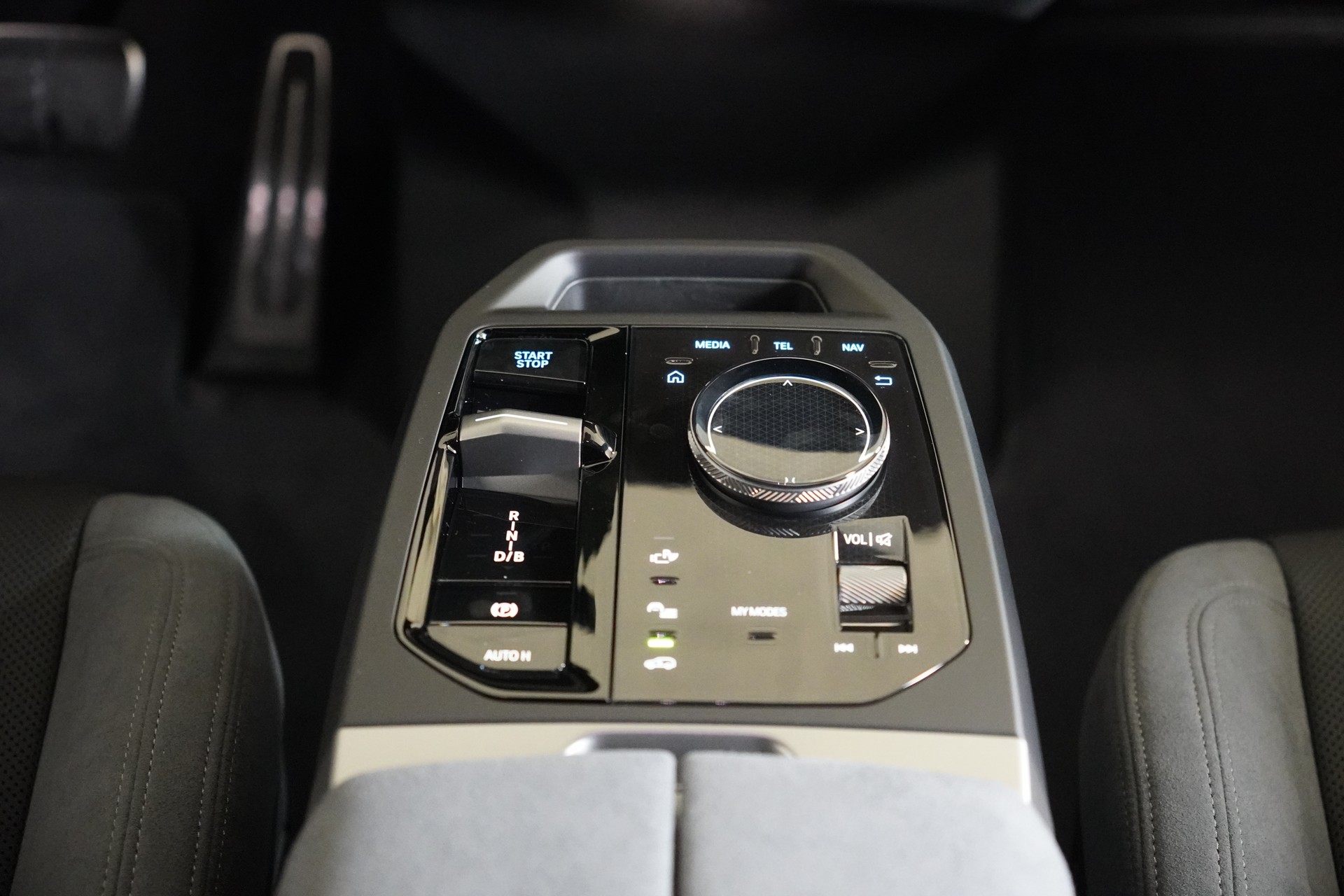 BMW iX xDrive60 M Sport-image-20