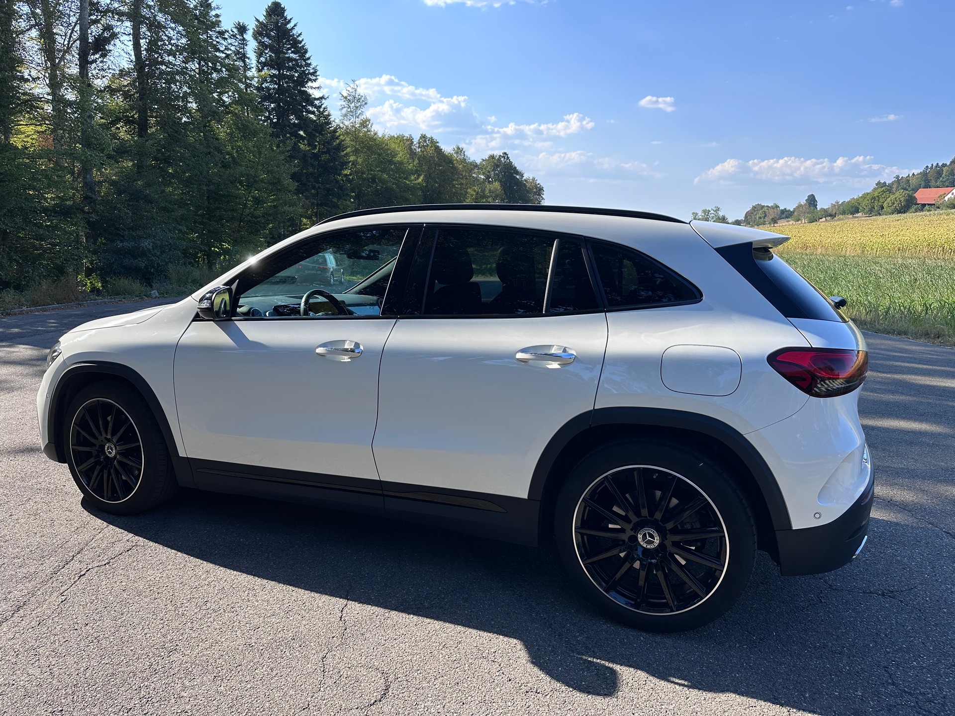 MERCEDES-BENZ GLA 250 AMG Line 4matic-image-5