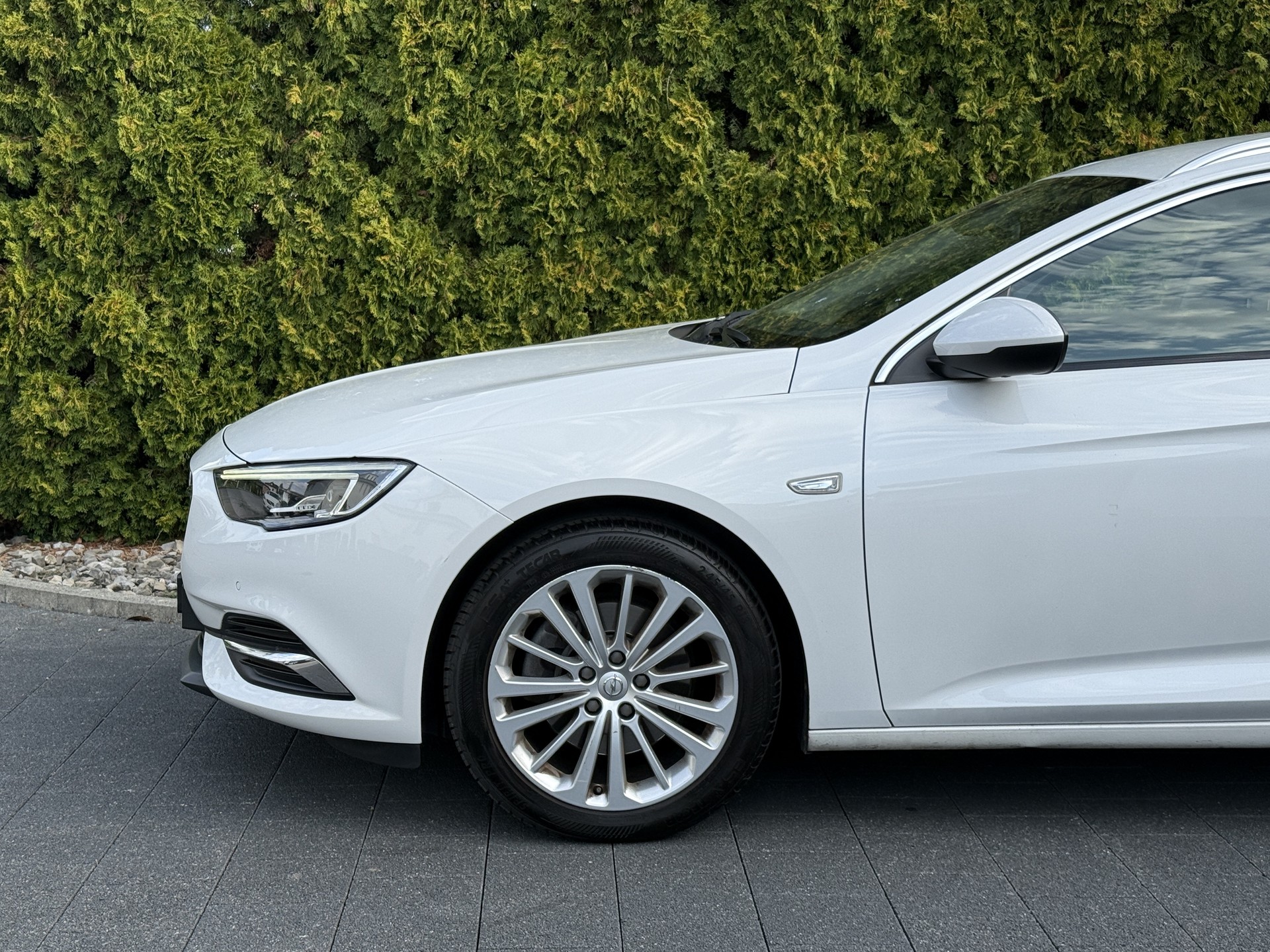 OPEL Insignia 1.6 T Sports Tourer Excellence Automatic-image-7