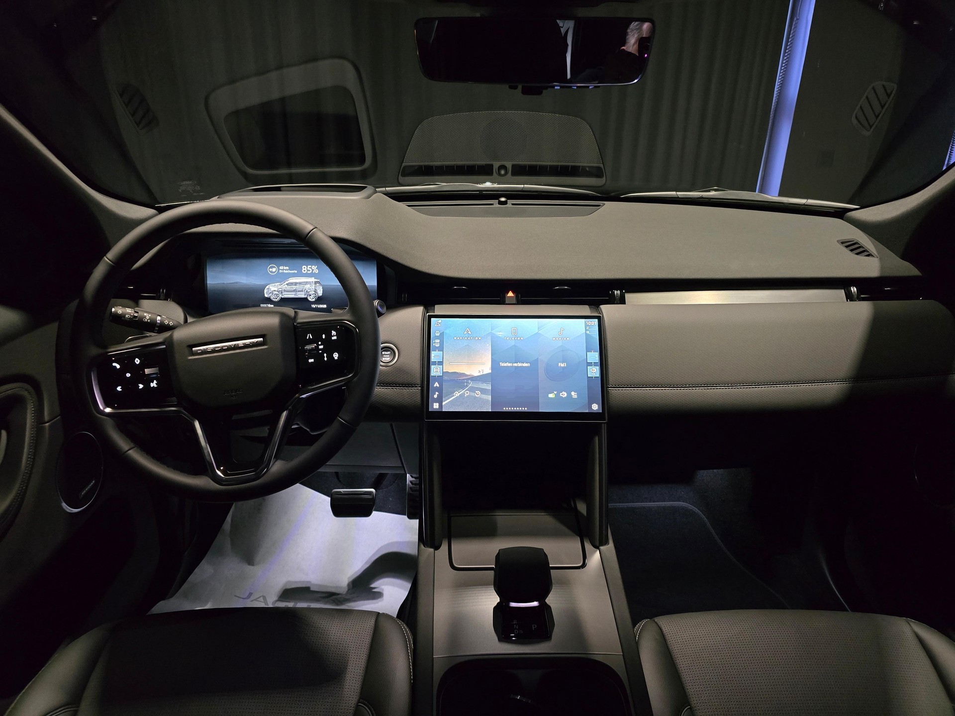 LAND ROVER Discovery Sport 1.5 T 270e Dynamic SE-image-4