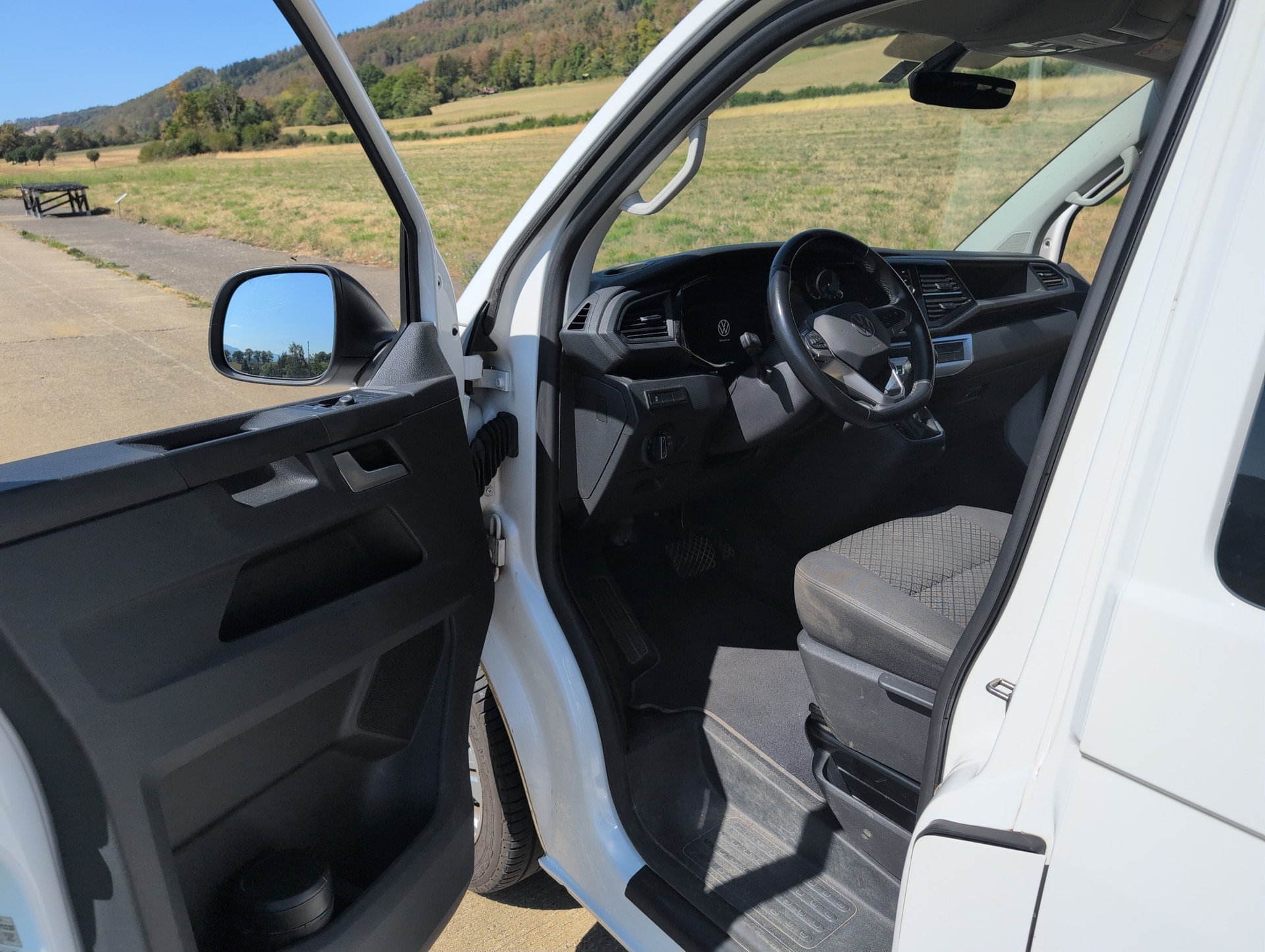 VW 2.0 TDI 150 Liberty Edition DSG 4m-image-4