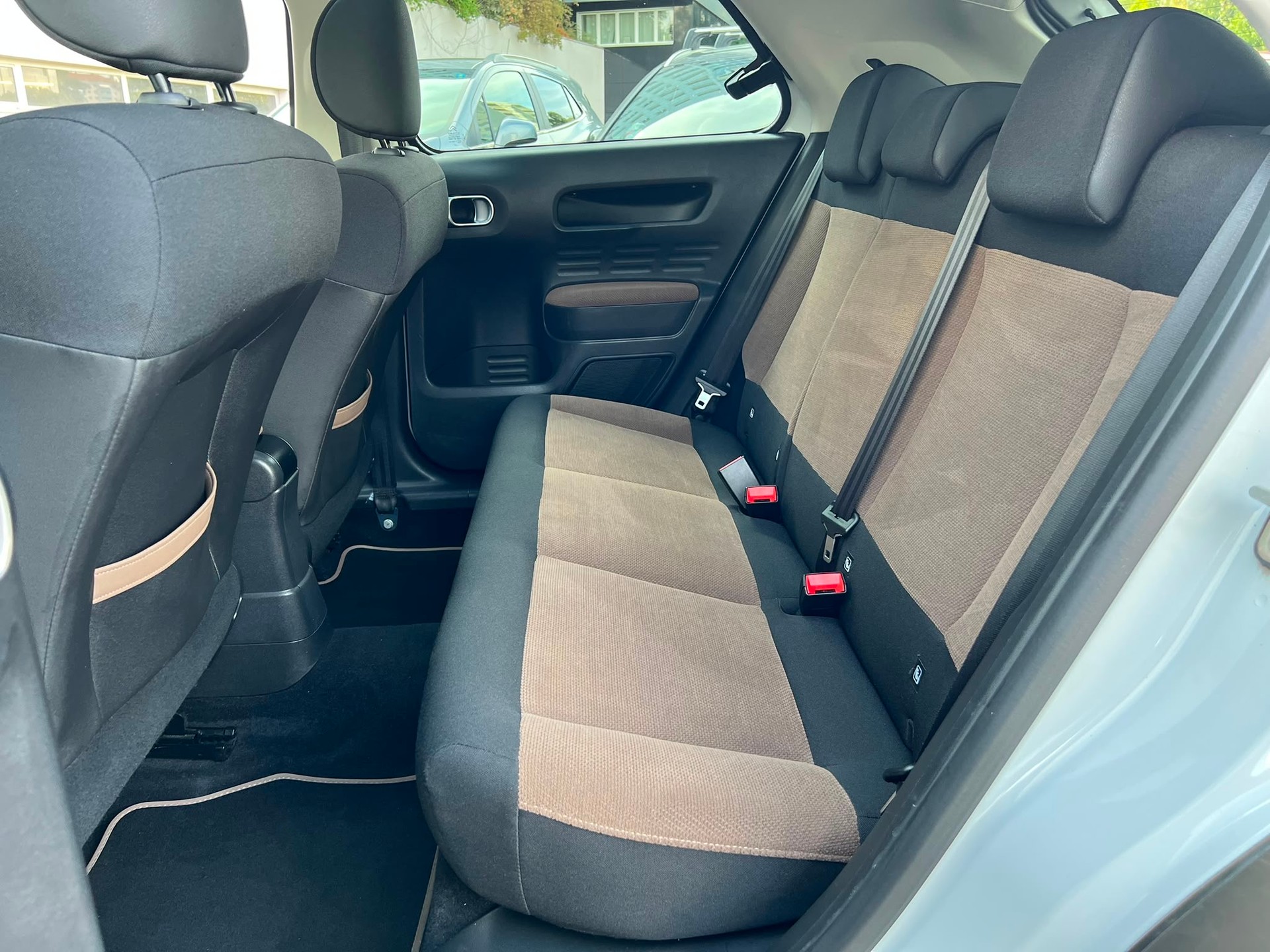 CITROEN C4 Cactus 1.2 VTi Shine-image-10