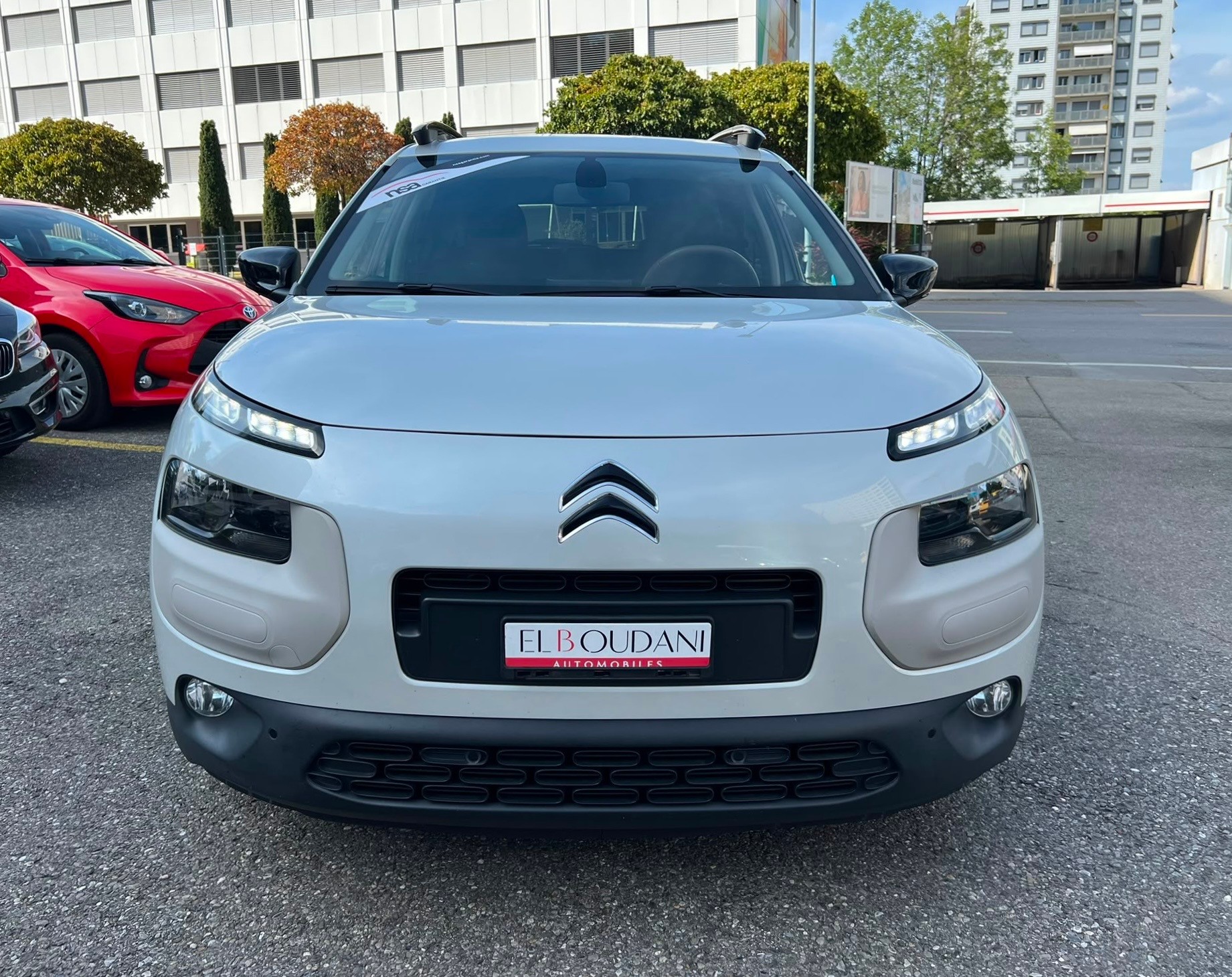 CITROEN C4 Cactus 1.2 VTi Shine-image-1