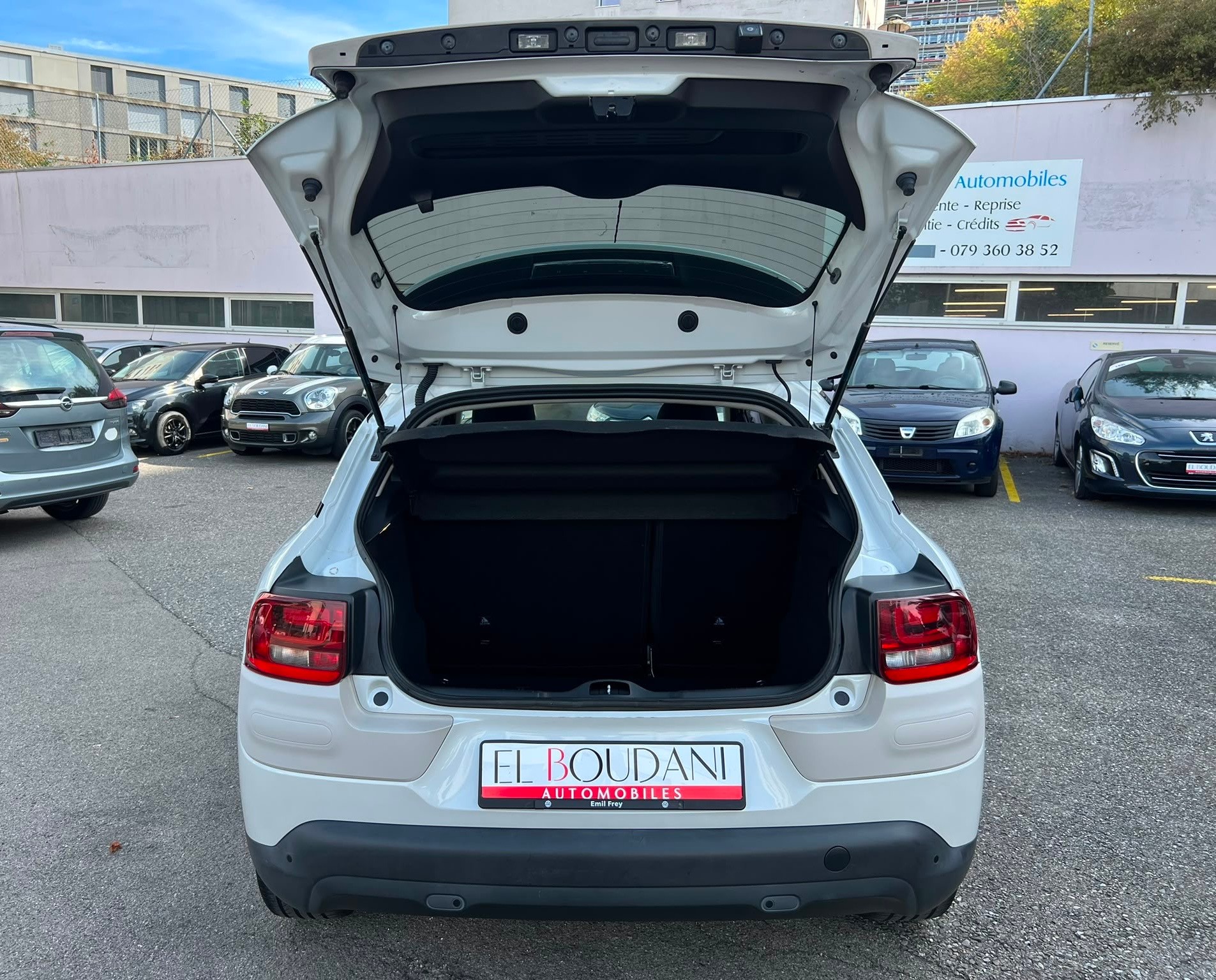 CITROEN C4 Cactus 1.2 VTi Shine-image-6