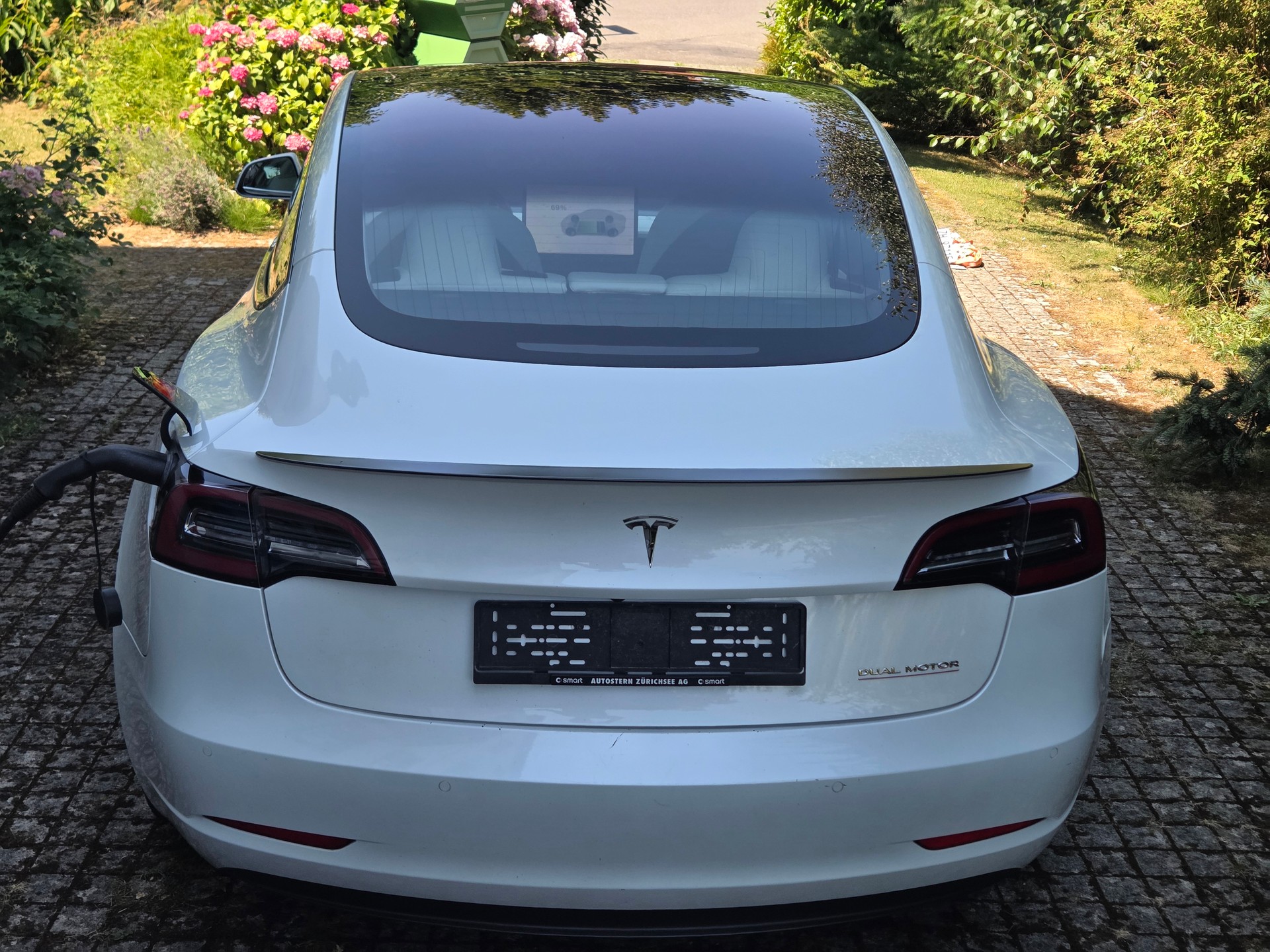 TESLA Performance D-image-2