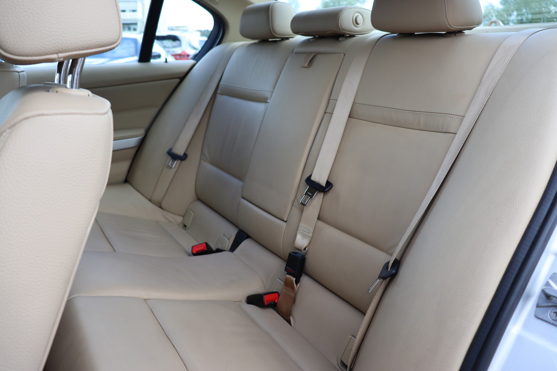 BMW 320i Access Steptronic-image-18